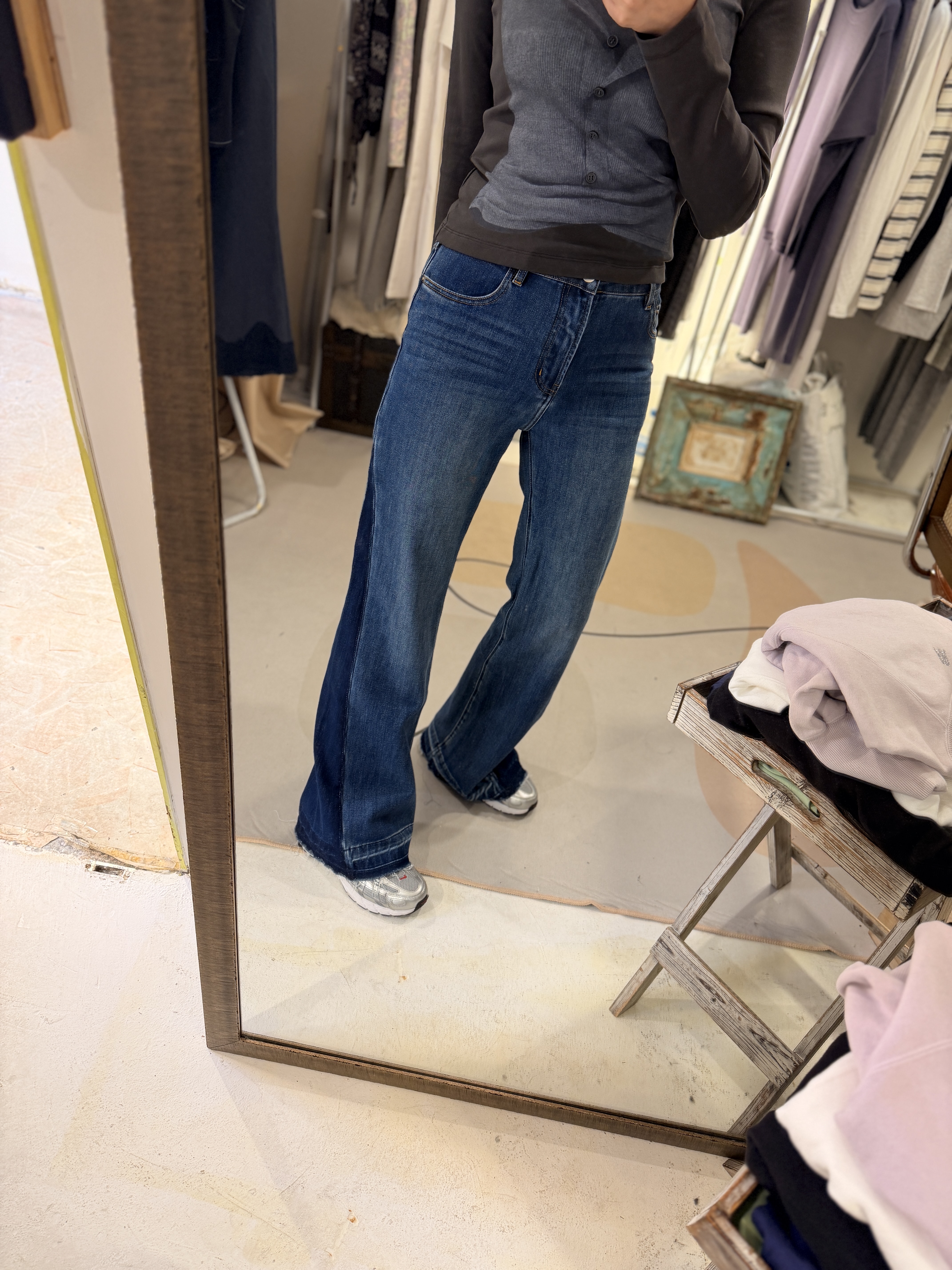 Boots cut jeans