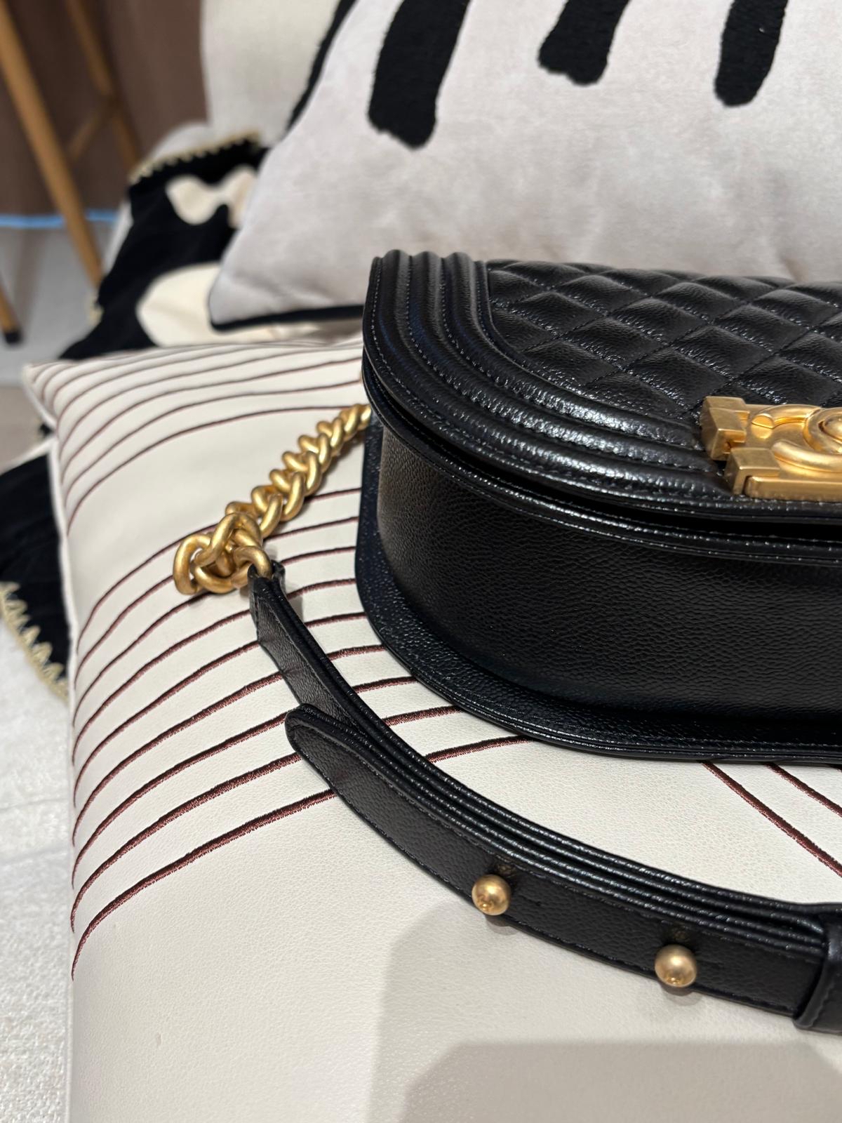 Chanel Boy Chain Shoulder Bag AS3186 黑色粒紋牛皮半圓boy 100%Authentic, 98%new ✅晶片✅防塵袋✅盒
