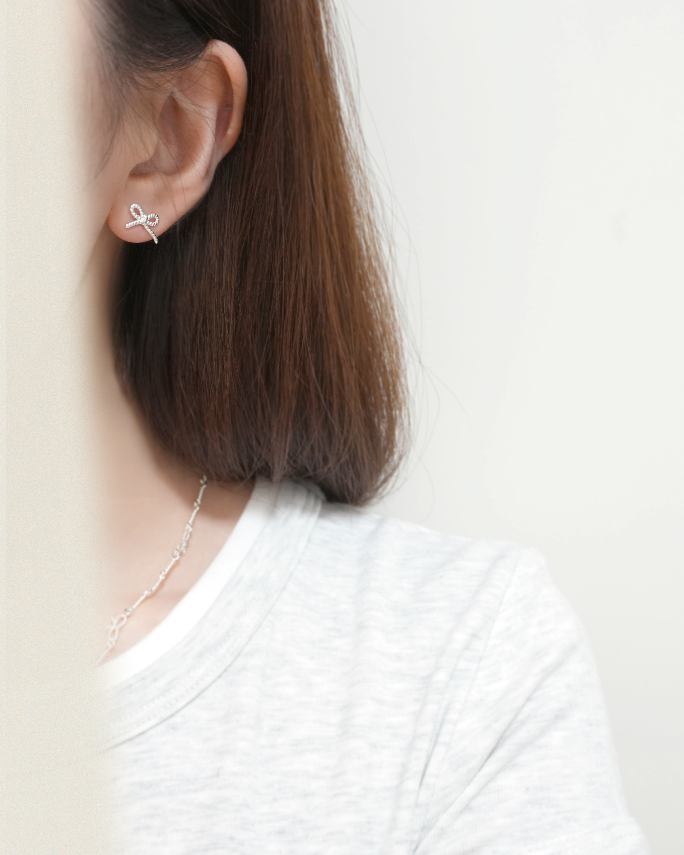 Woven Sleek Bow Earrings 