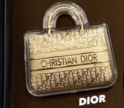 999足金大牌包包0.02g