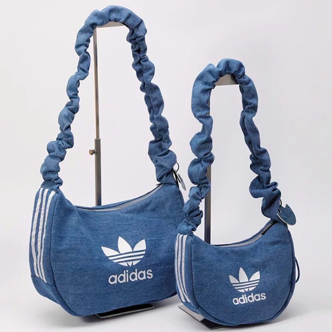 2隻起各減$ 10。Adidas Originals皺摺雲朵包