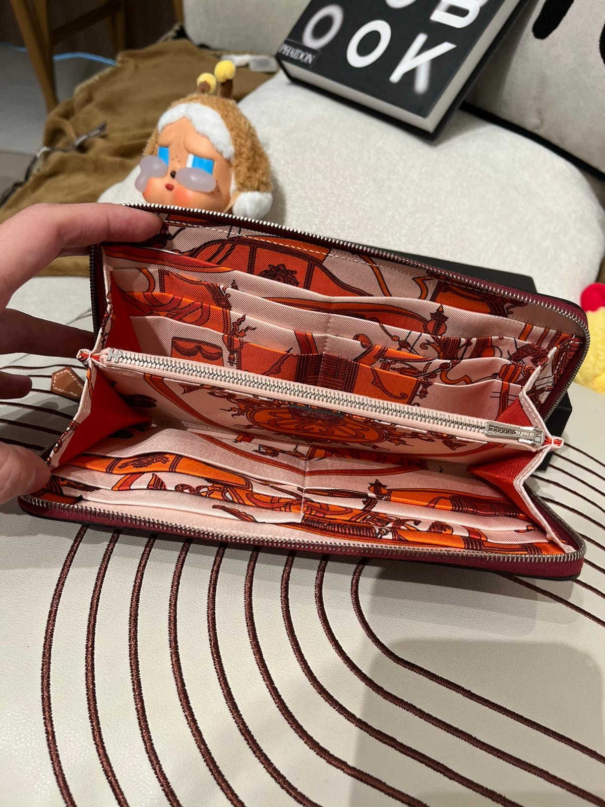 Hermes Silk in Long Wallet Stamp X 100%Authentic, 98%New 