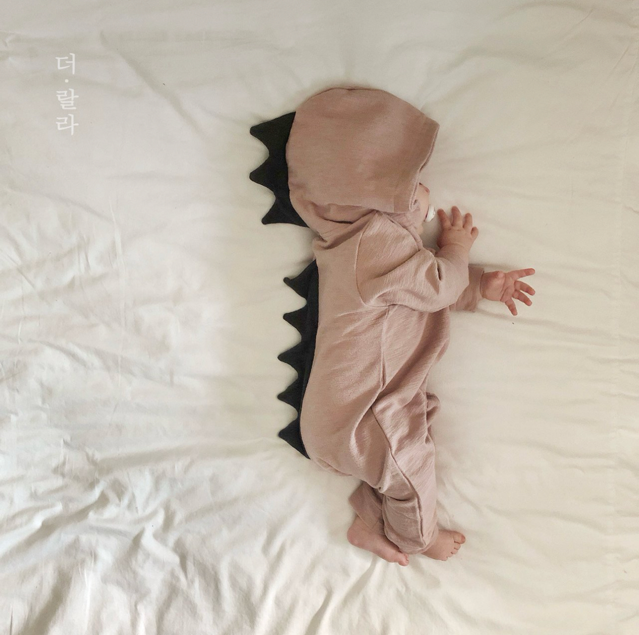 🌸預訂 韓國直送🌸🇰🇷THELALA兩色恐龍造型連帽拉鍊長袖連身服