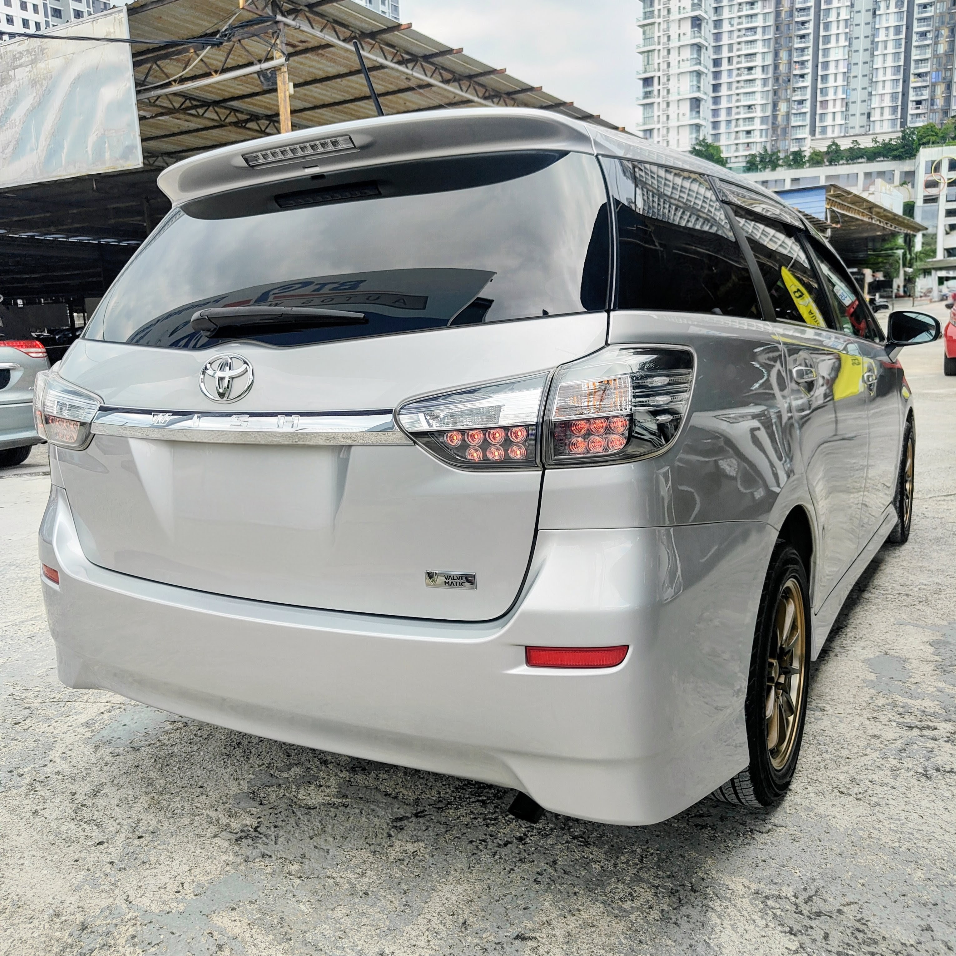 2020 TOYOTA WISH 1.8 (A) MPV JAPAN