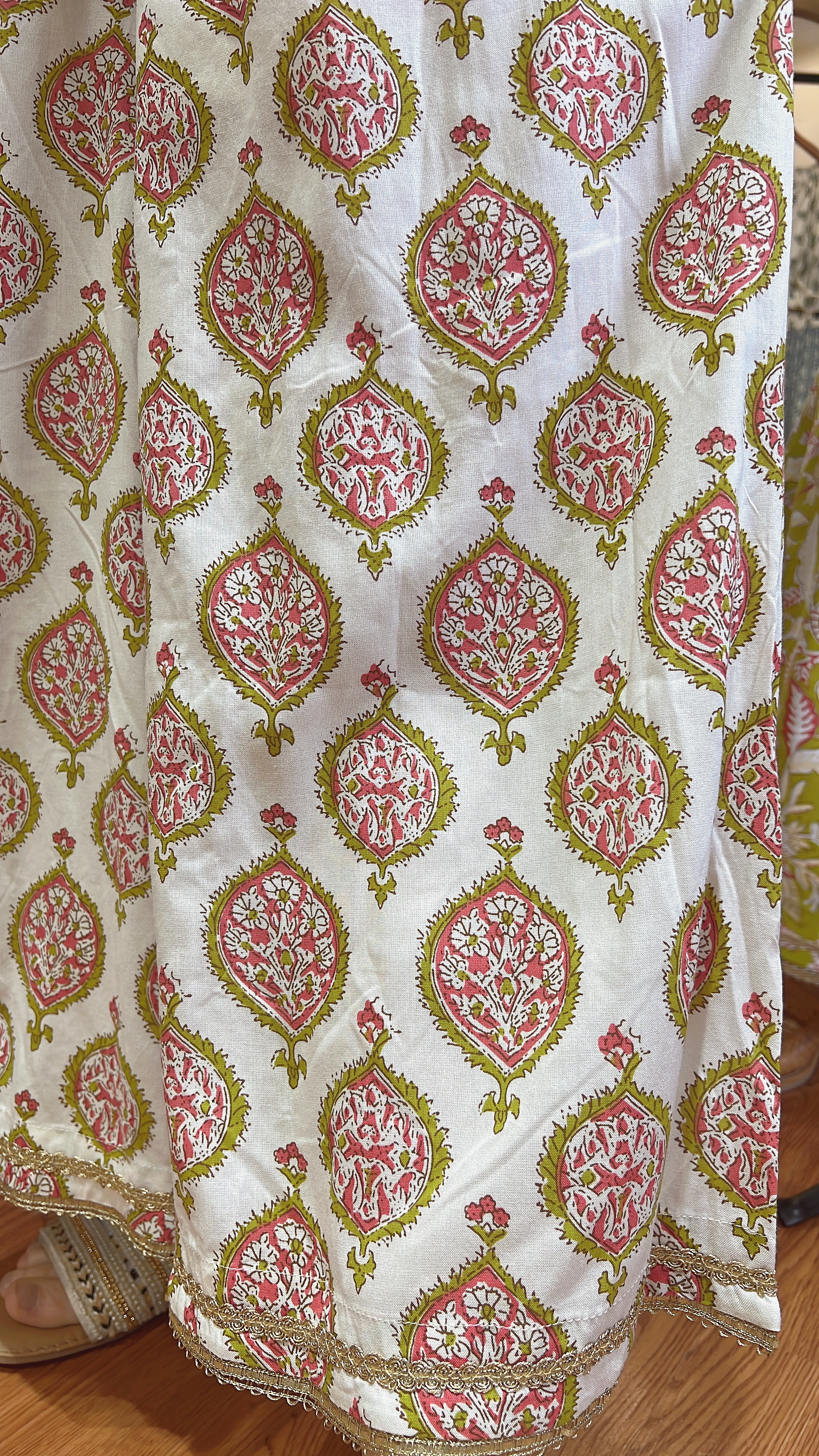 1988 White with Pink Floral Pattern Half Rubberband A-Line Pants  34"
