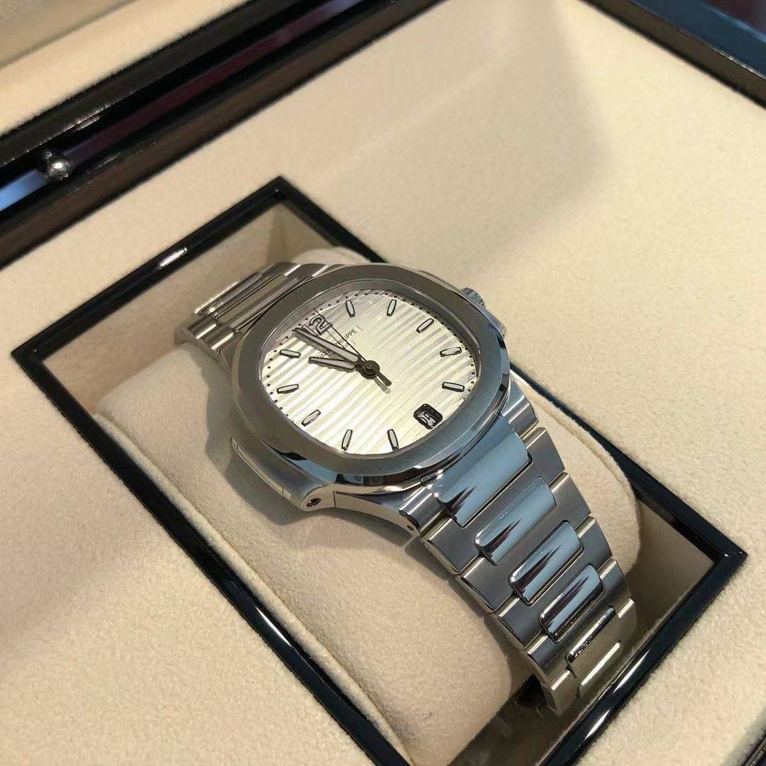 女表鹦鹉螺PP7118上市。接受预订！！324SC一体29钻机芯。 第一批少量上市。