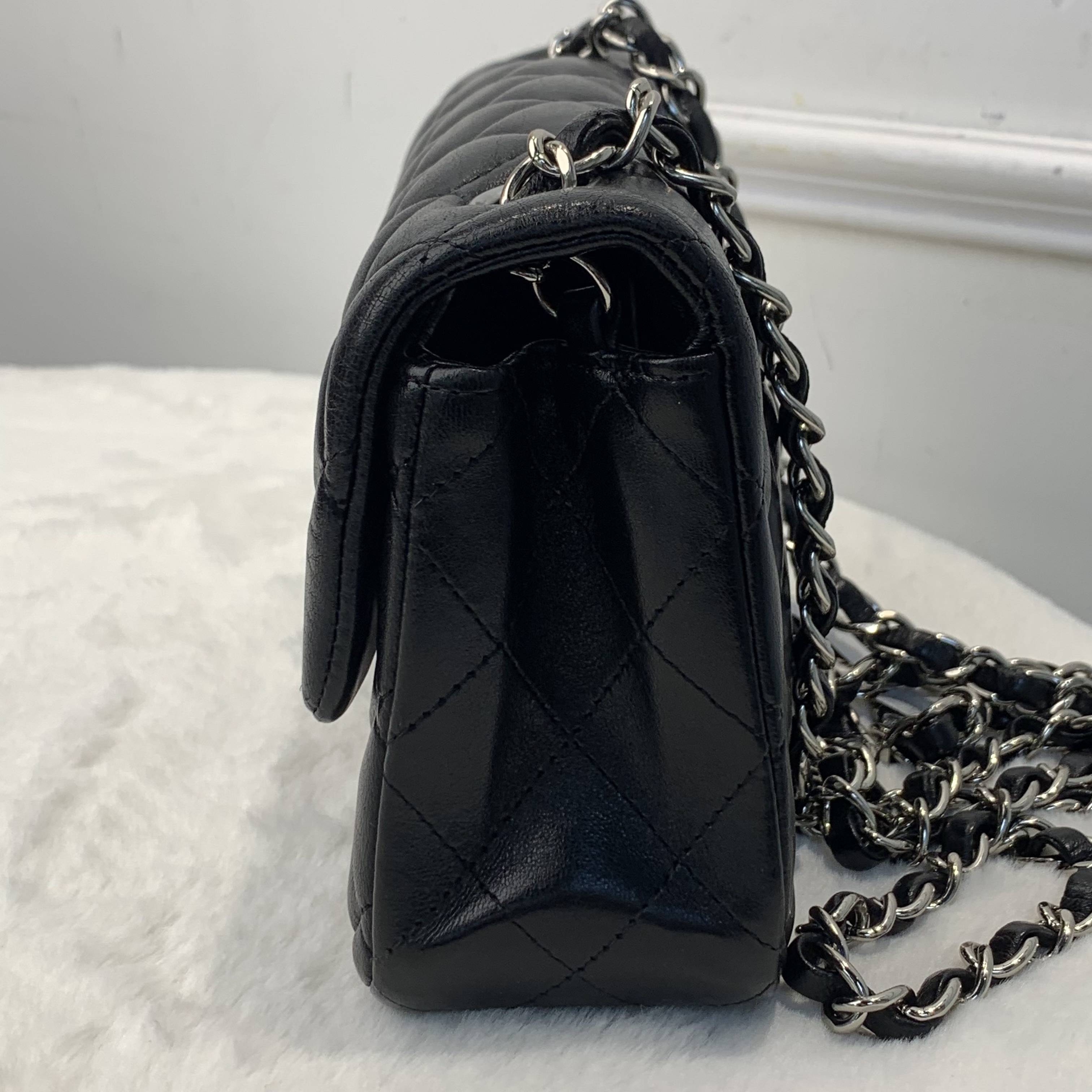 Chanel 大Mini黑羊皮 好睇又大容量Chanel 情人節必送💌