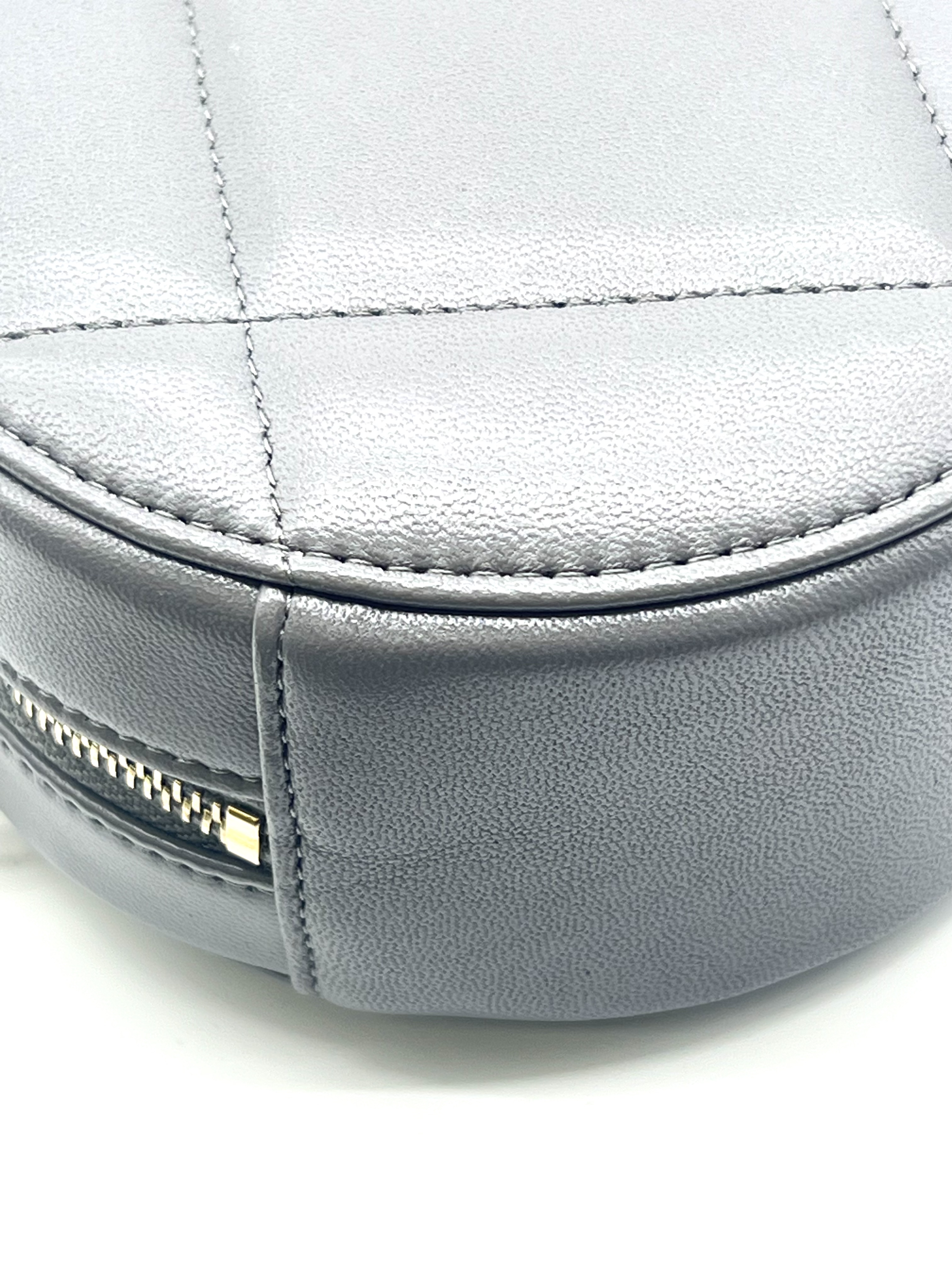 Pre-Owned CHANEL 19 / Product Code: 26051709