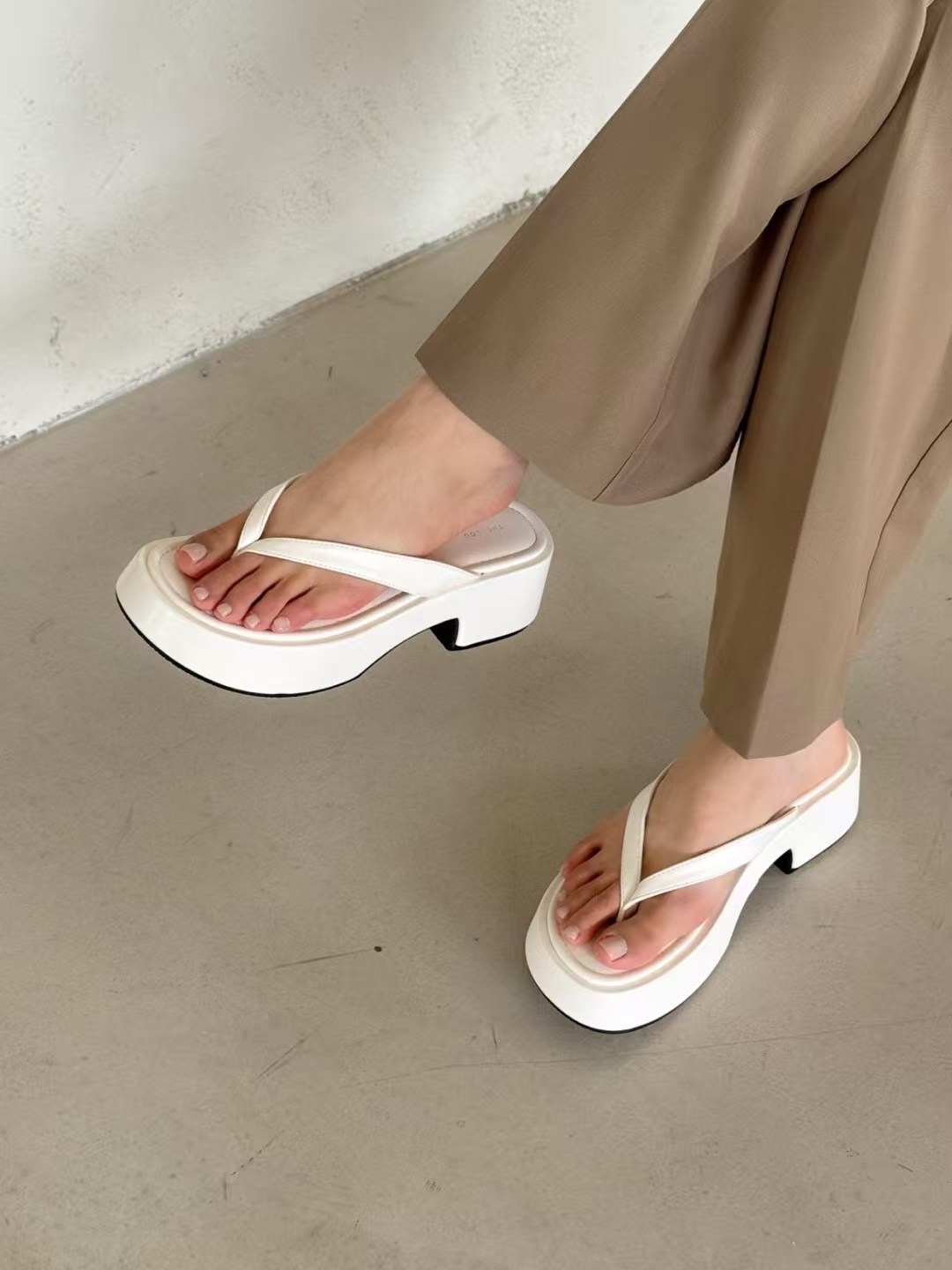 26SS/ 5CM WEDGE FLIP-FLOPS