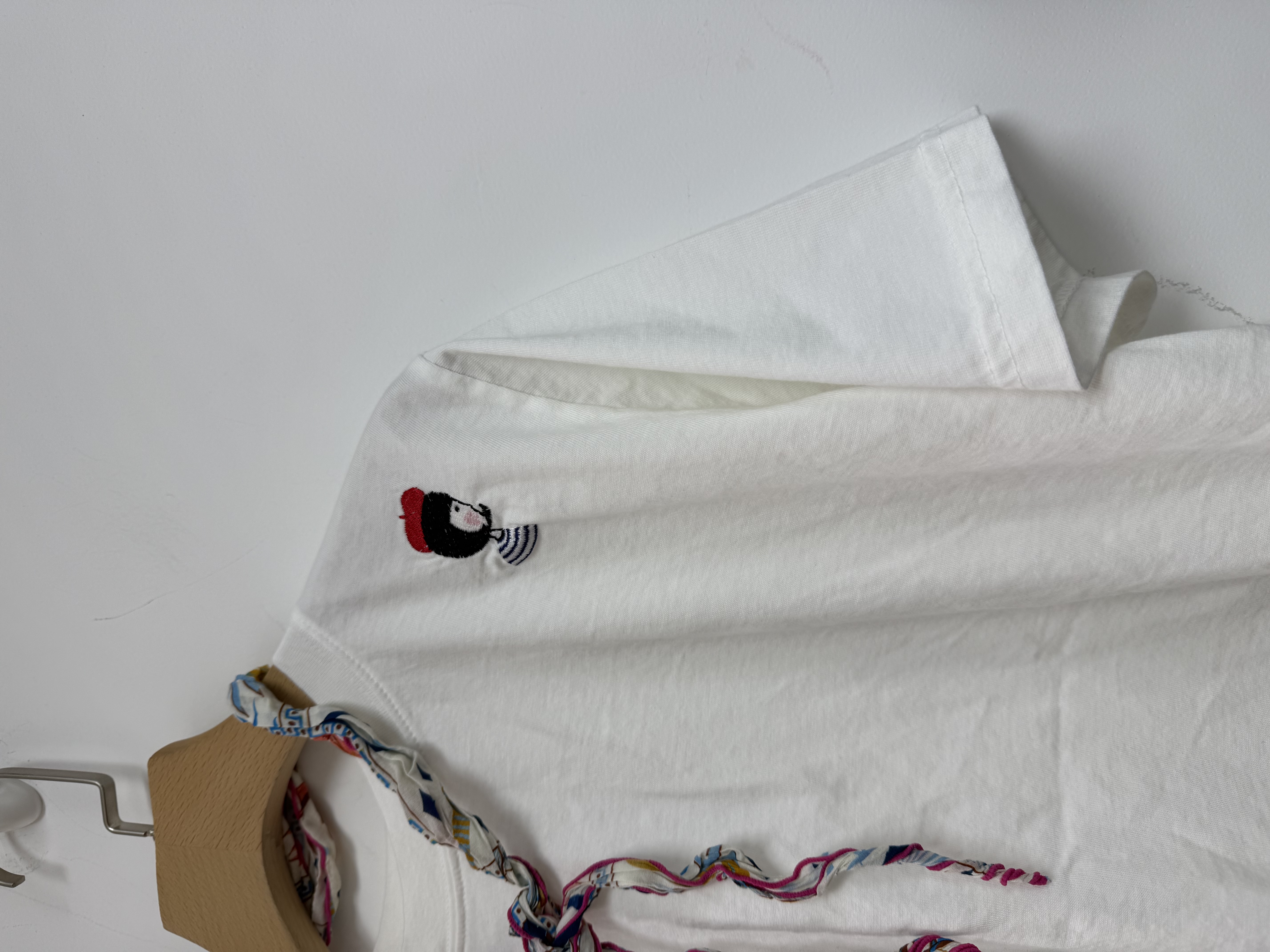 AT OS 紅帽女仔頭tee