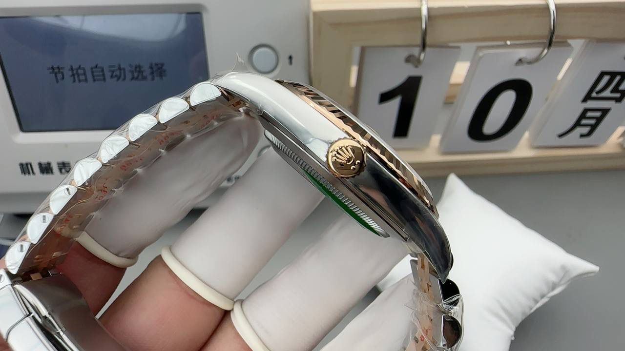 间金绿萝41mm 上海3235机芯70小时动储🌟