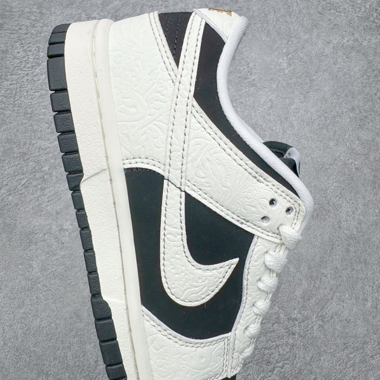 Nike SB Dunk Low IF3944-001 