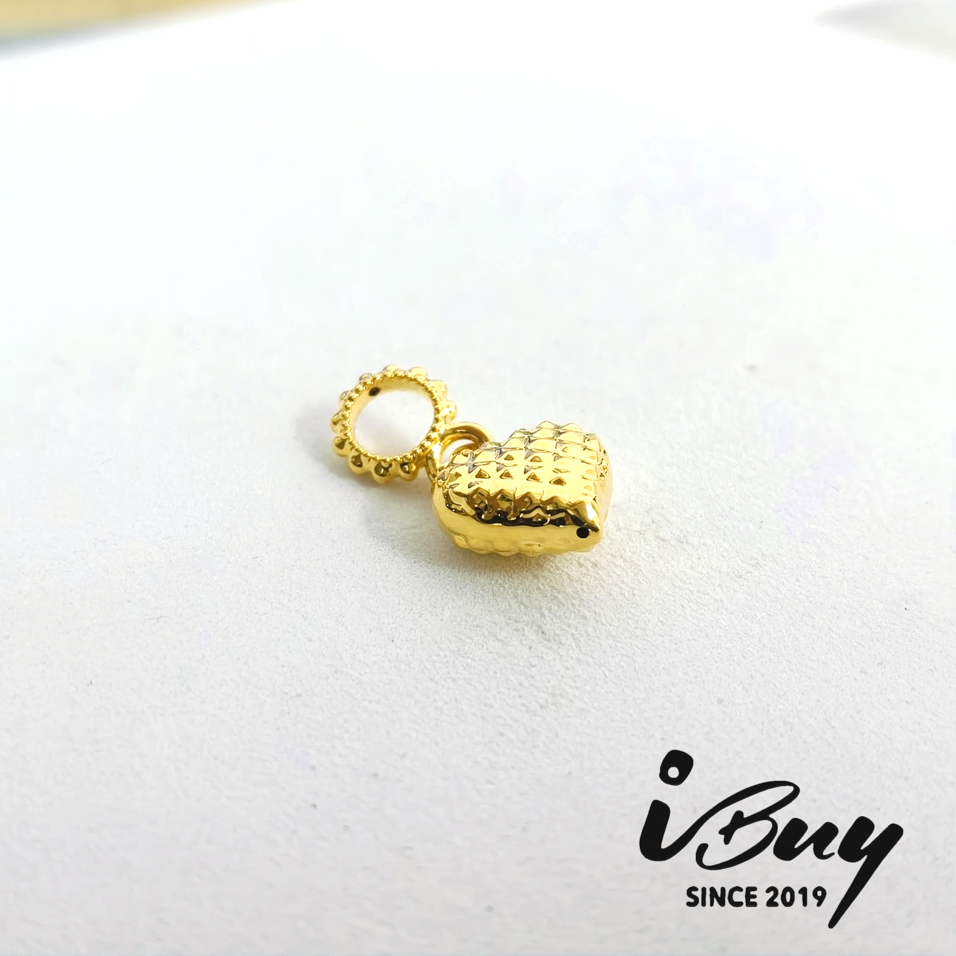 916 HARD GOLD DIAMOND CUT LOVE CHARM 916 硬金 菱格爱心串咀