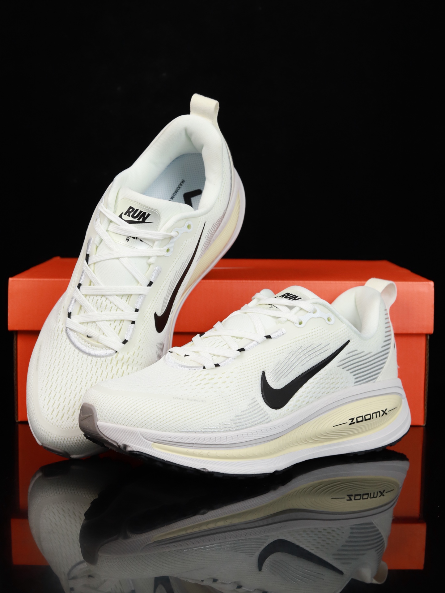 Nike Vomero 18 HM6803-101