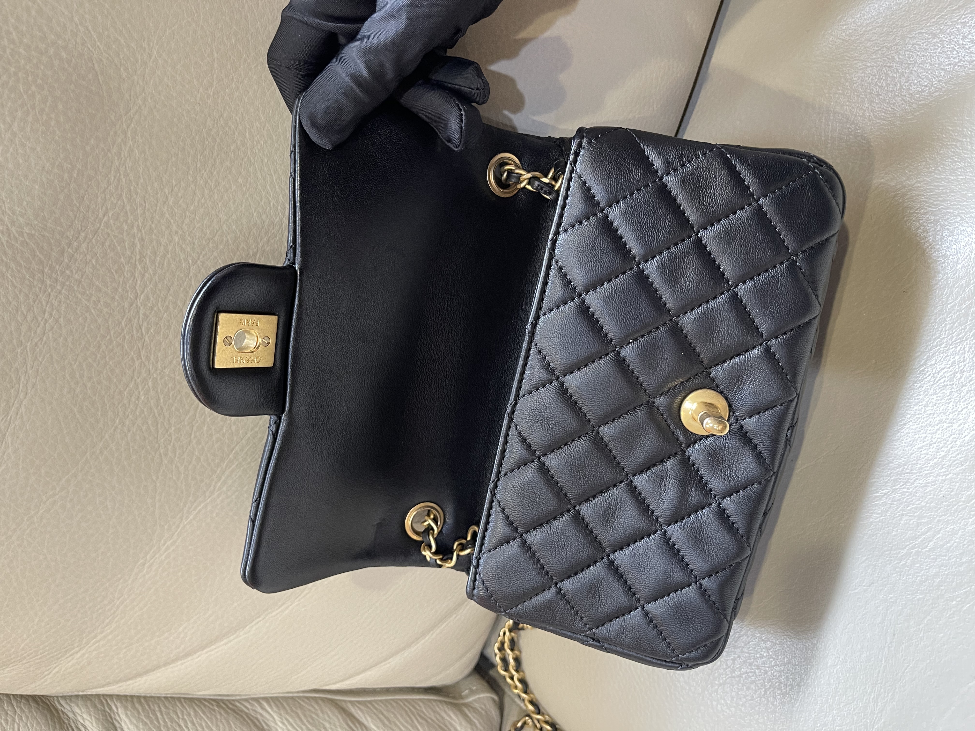 Pre-owned Chanel CF with gold ball
