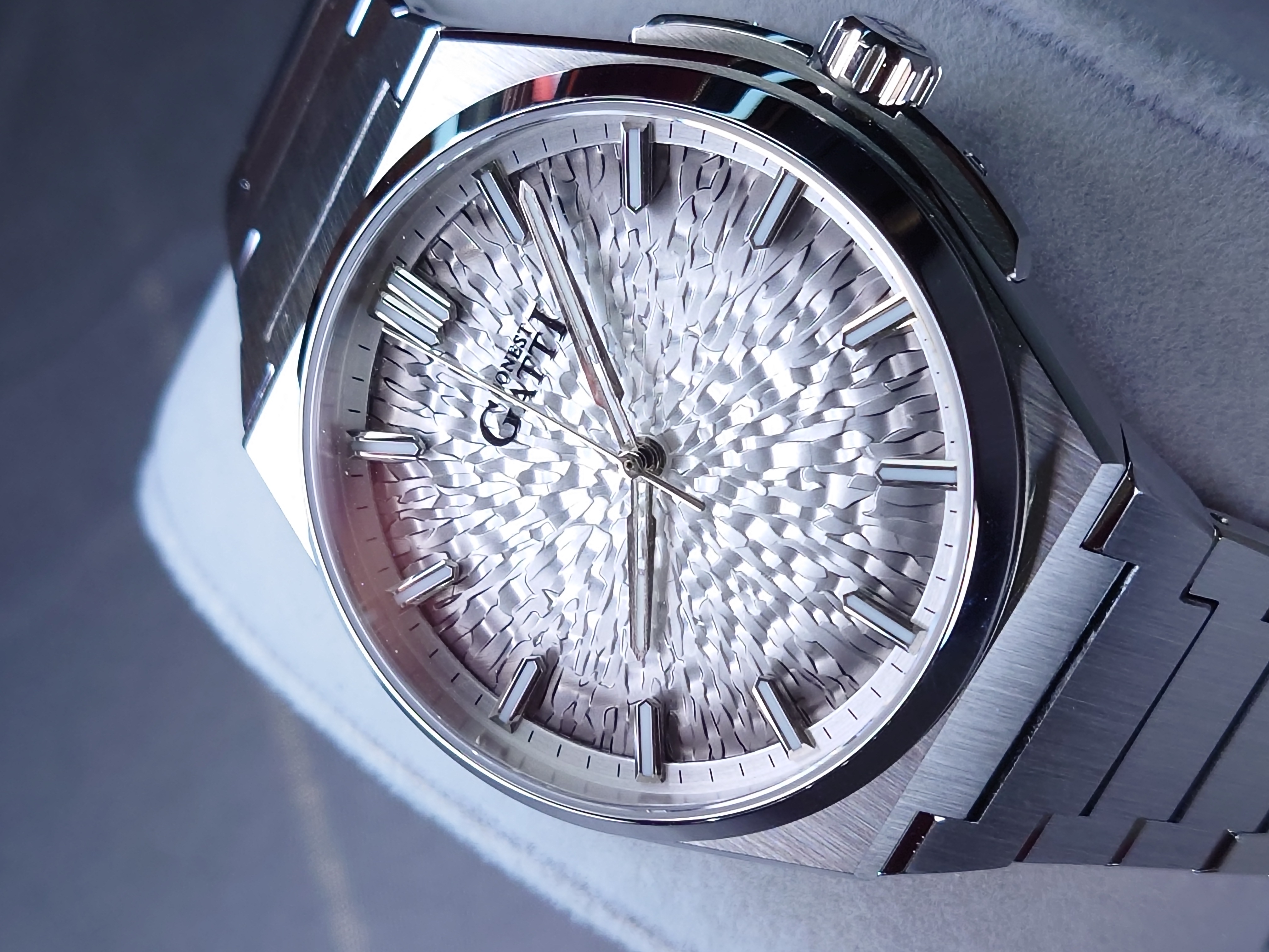 Bonest Gatti 冰裂紋一體式錶帶自動錶 BG8013-S2 Silver