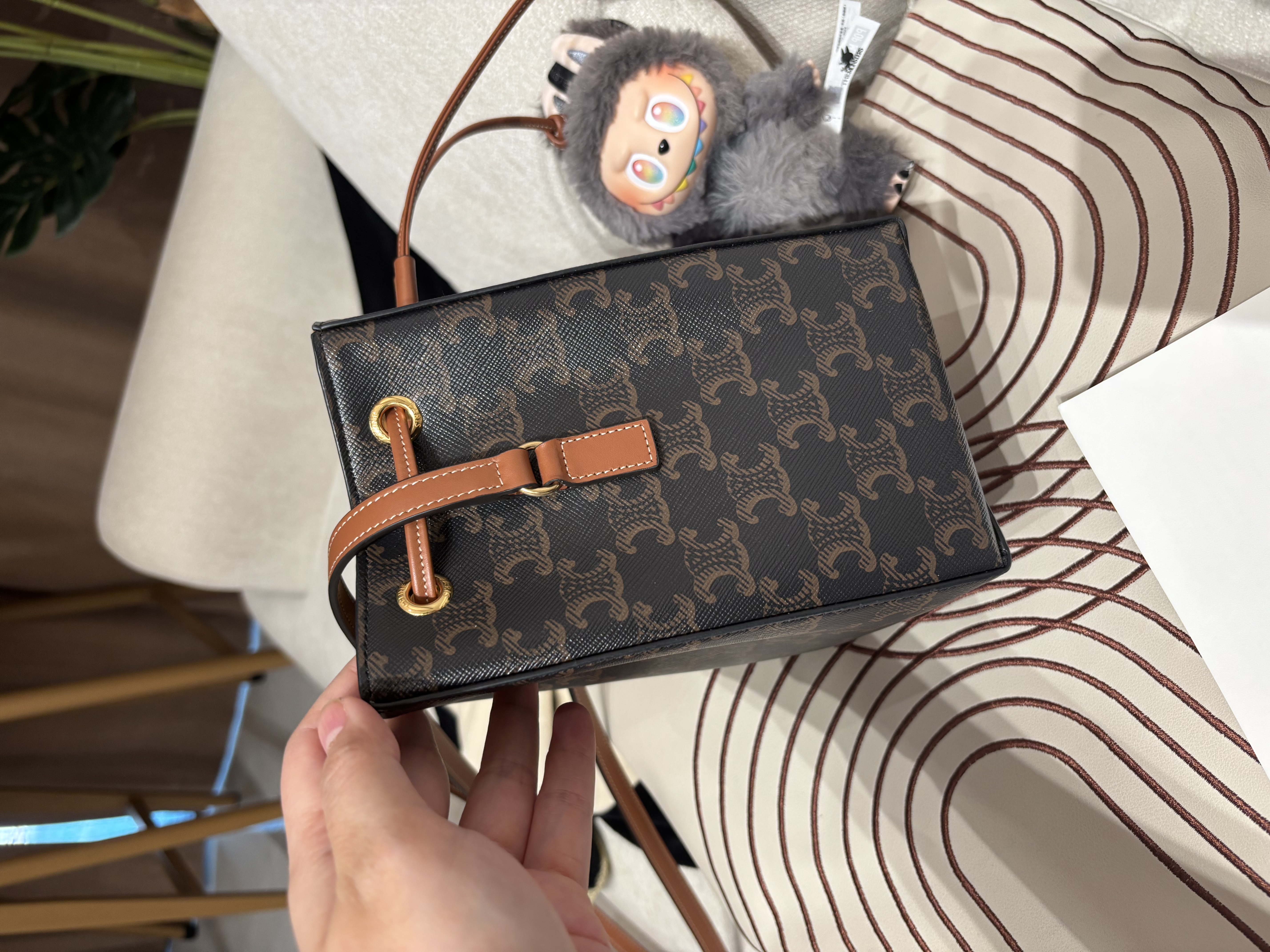 Celine MICRO SAILOR IN TRIOMPHE Bucket Bag,100%Authentic,98%new ✅專門店收據✅dust bag