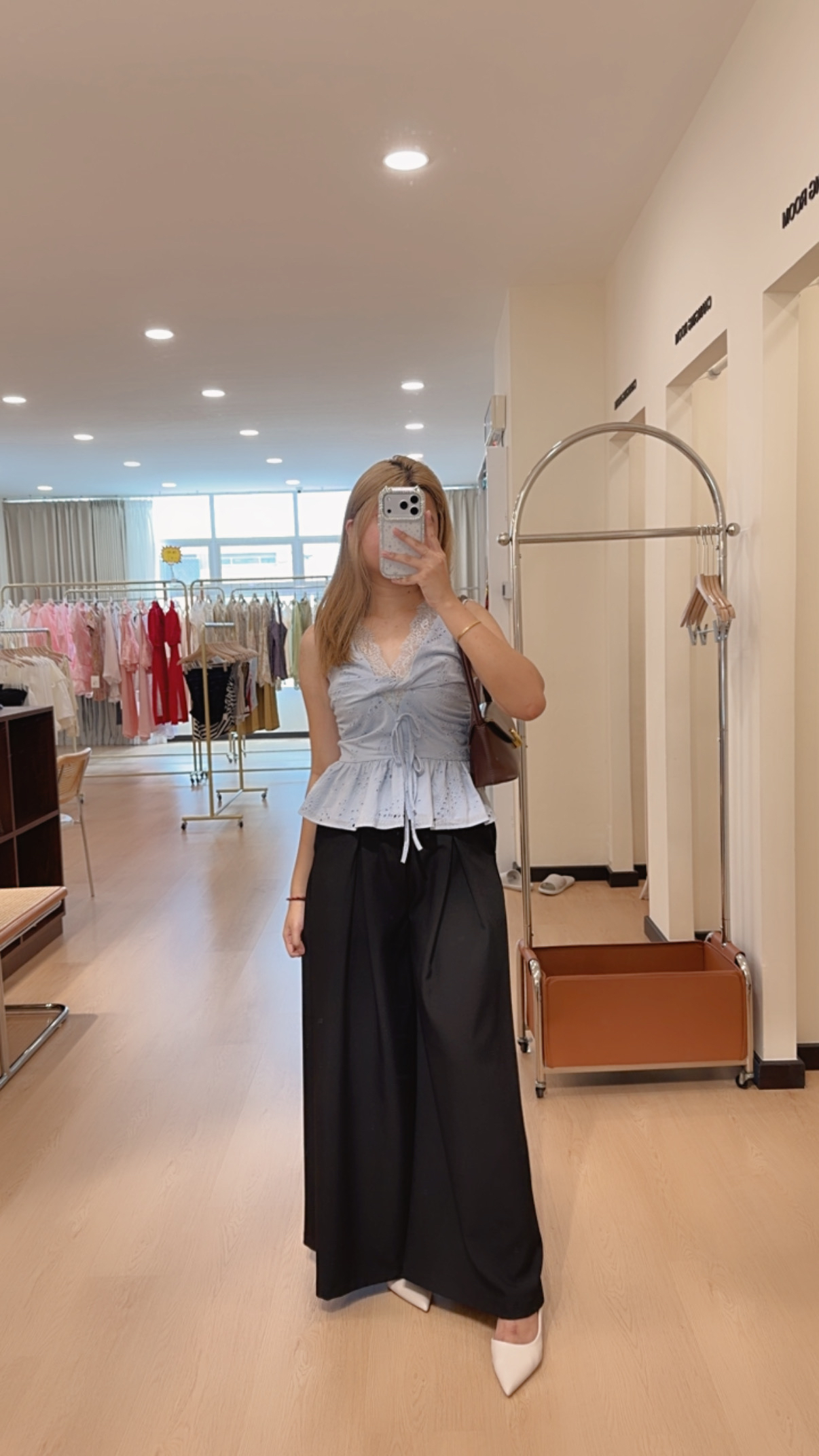 W8467无袖蕾丝上衣