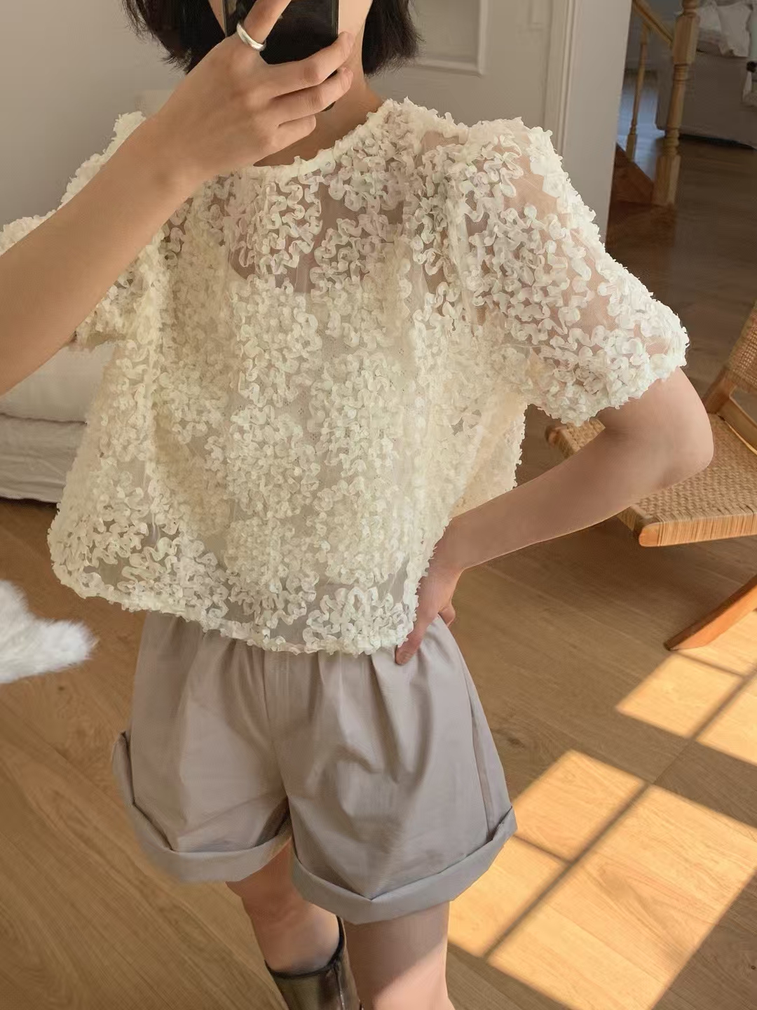 3D Floral Embroidered Mesh Short Sleeve Top ‖ 立体花朵刺绣网纱短袖上衣 KR011056071
