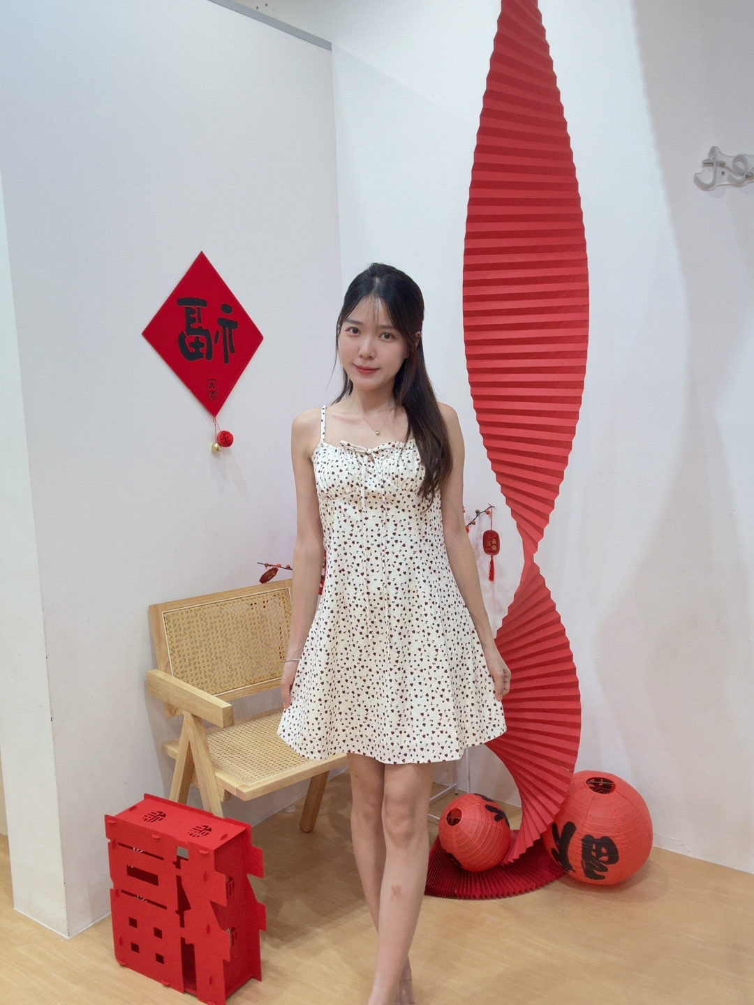 甜美小爱心吊带连身裙 R2941