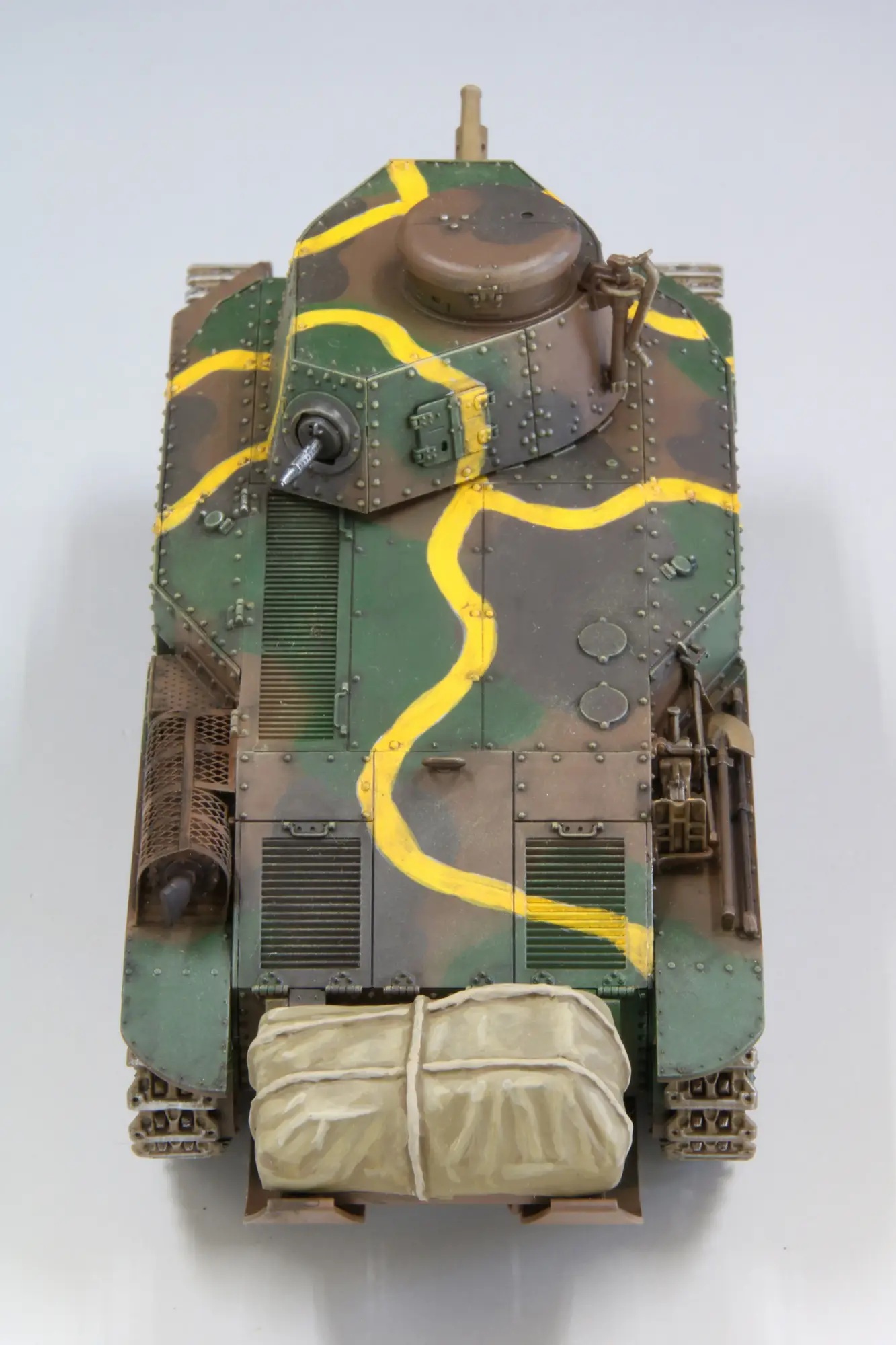 1/35 Imperial Japanese Army medium tank Type 89 Otsu [Yi-Go] (with Cargo Load)