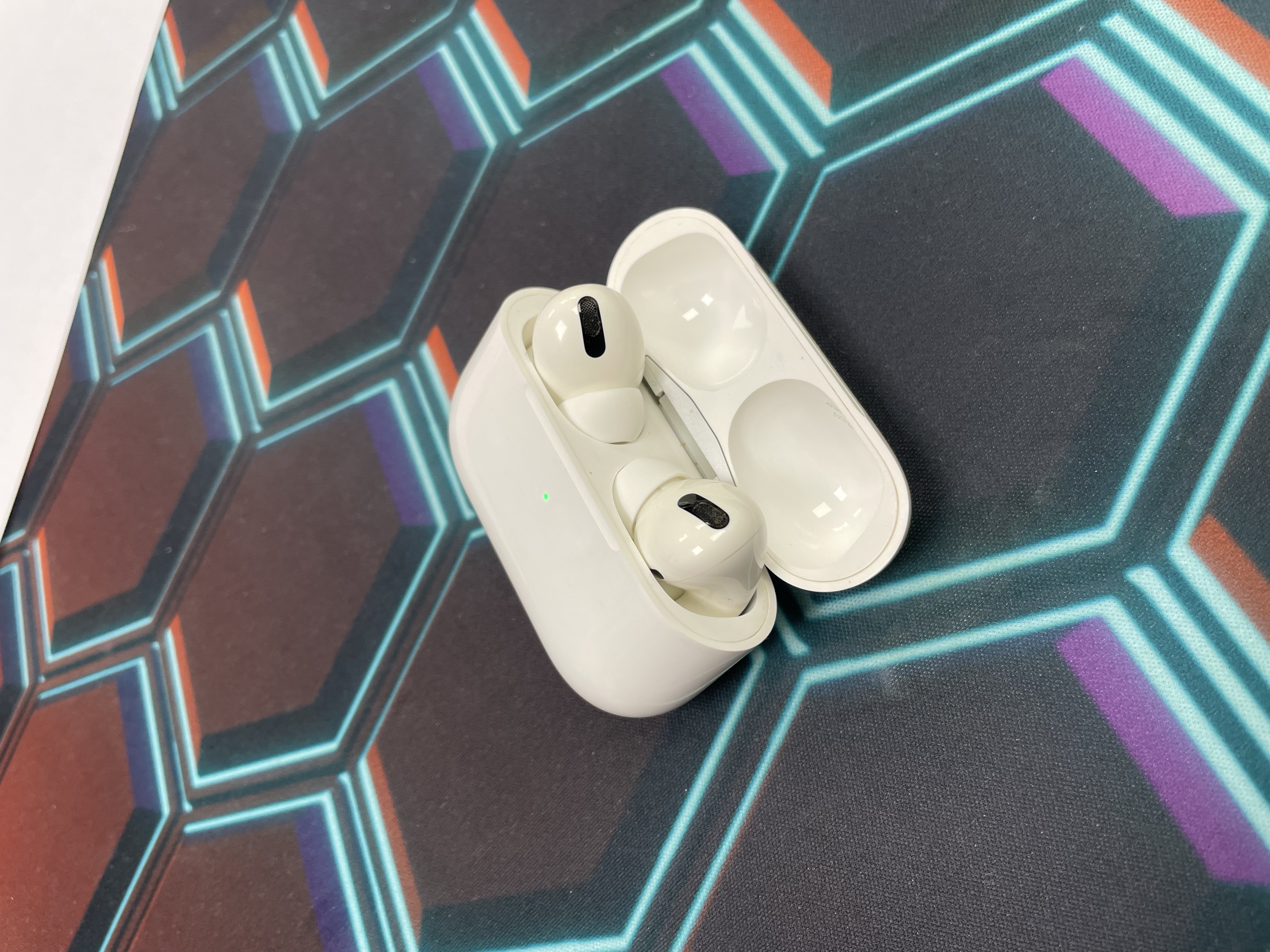 *8018 Apple AirPds Pro Gen 1