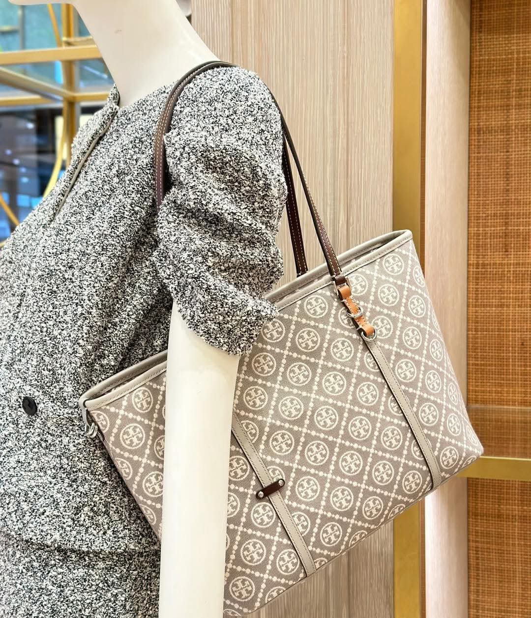 香港現貨-Tory BurchMonogram Small Zip Tote Bag