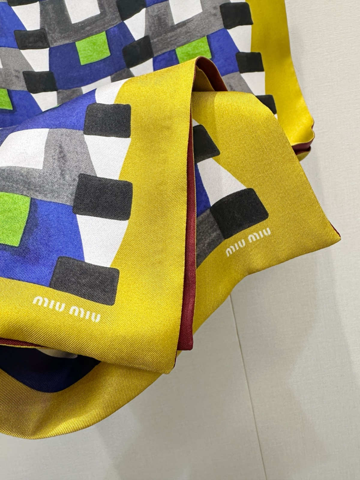 Miu Miu Printed Silk Scarf 幾何印花絲巾
