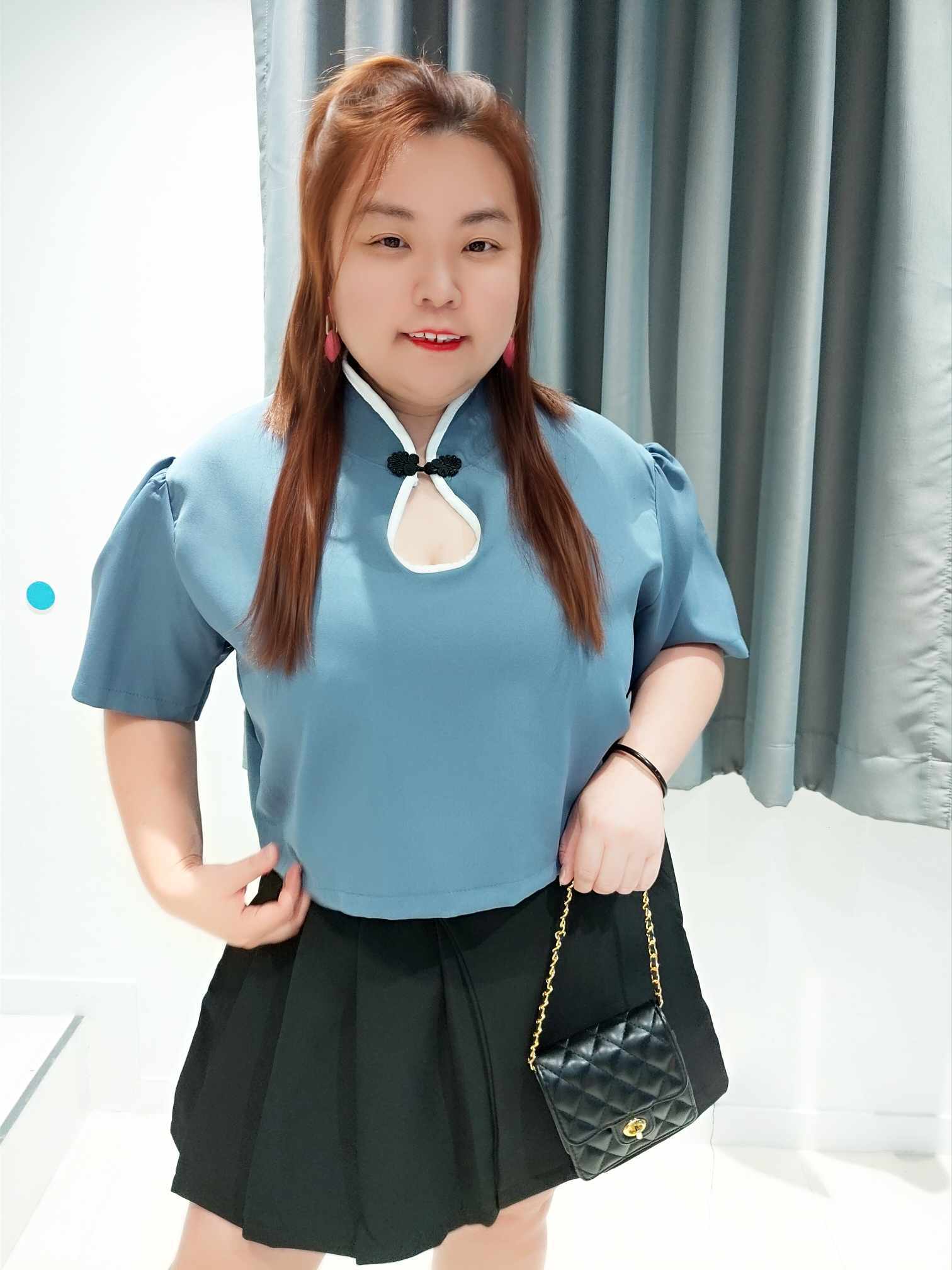 ENB01 盘扣简约设计上衣