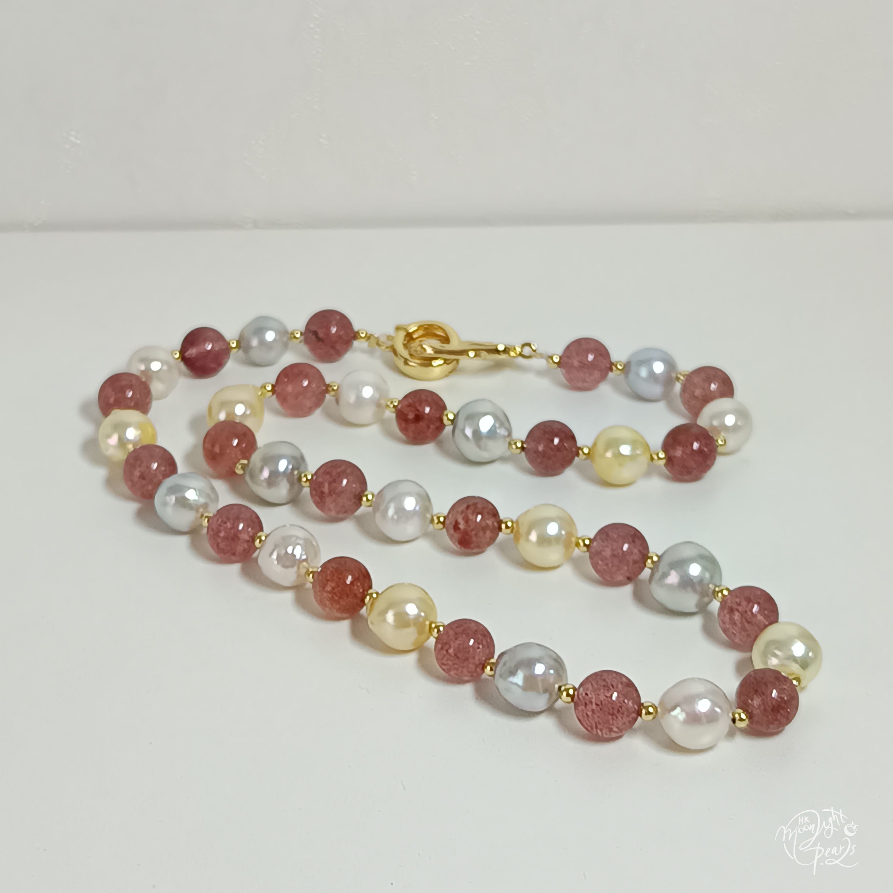 日本akoya糖果色巴洛克海水珍珠+天然草莓晶注金扣項鍊