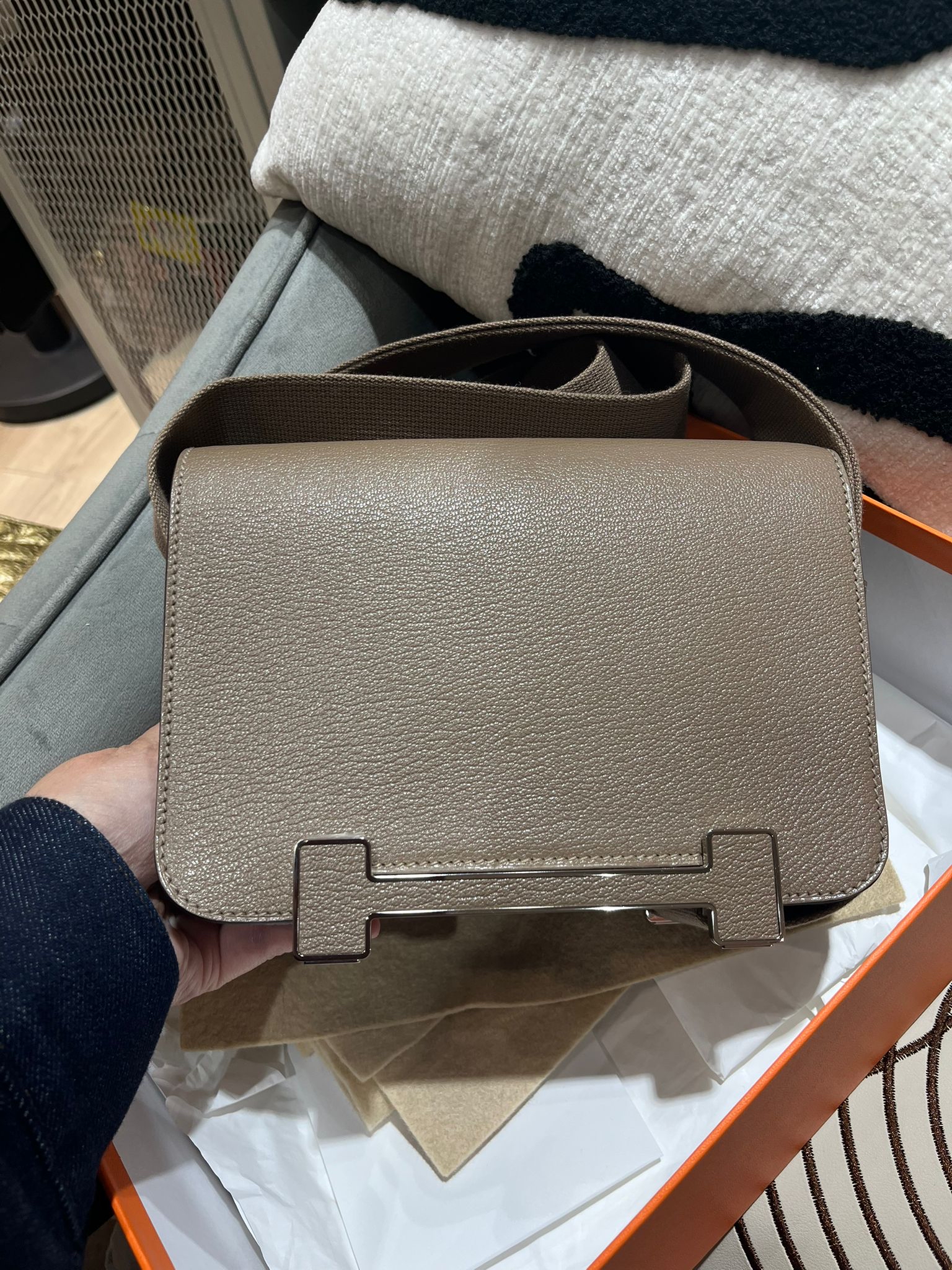 Hermes Geta Stamp B Etoupe 大象灰銀扣 100%Authentic, 98%New ✅Dust bag ✅Box