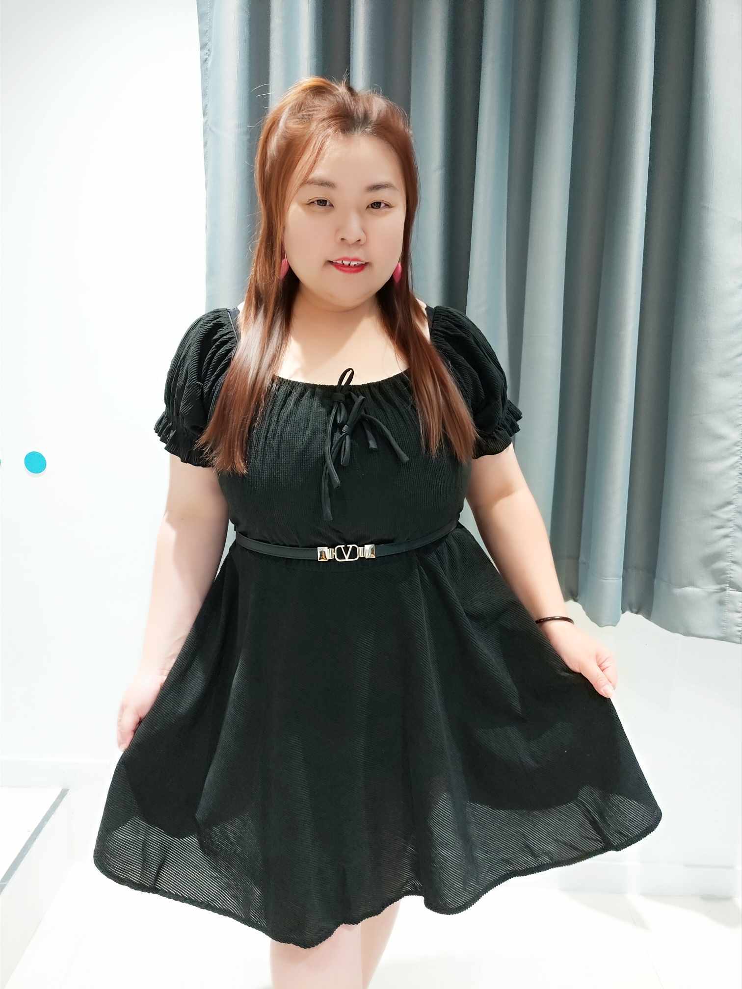 ENB07 THH10 单色简约设计连衣裙 (不包括腰围)