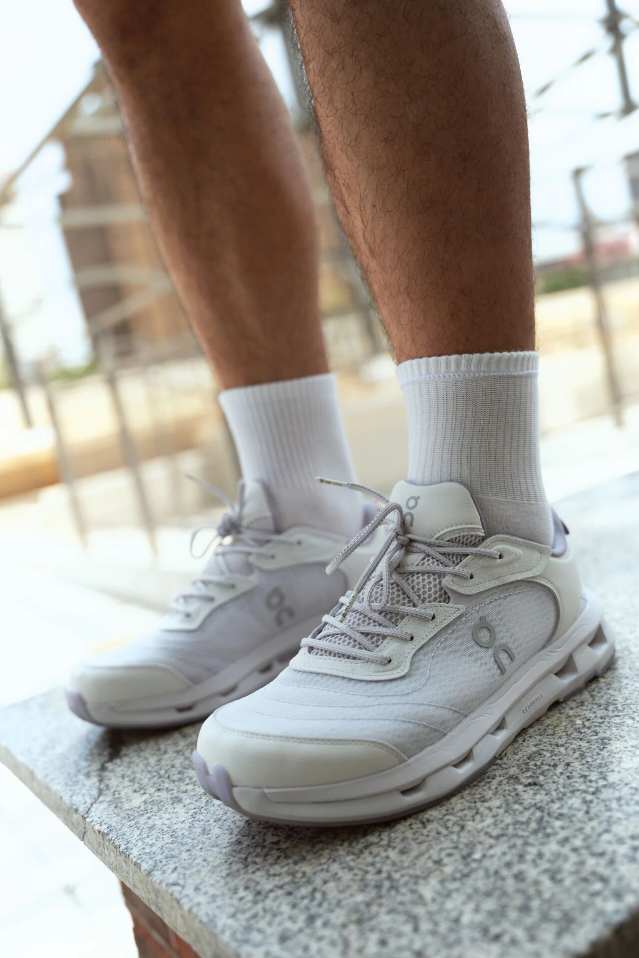 $388對。On 昂跑 Cloudzone Moon 2026 新品 情侶運動跑鞋