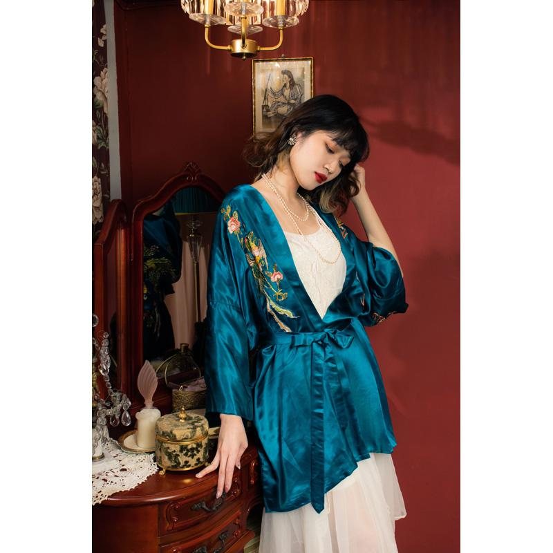 Vintage c.a. 1990s Made in China Hand-Embroidered Silk Bathrobe NEW OLD STOCK- Short Robe/Dragon