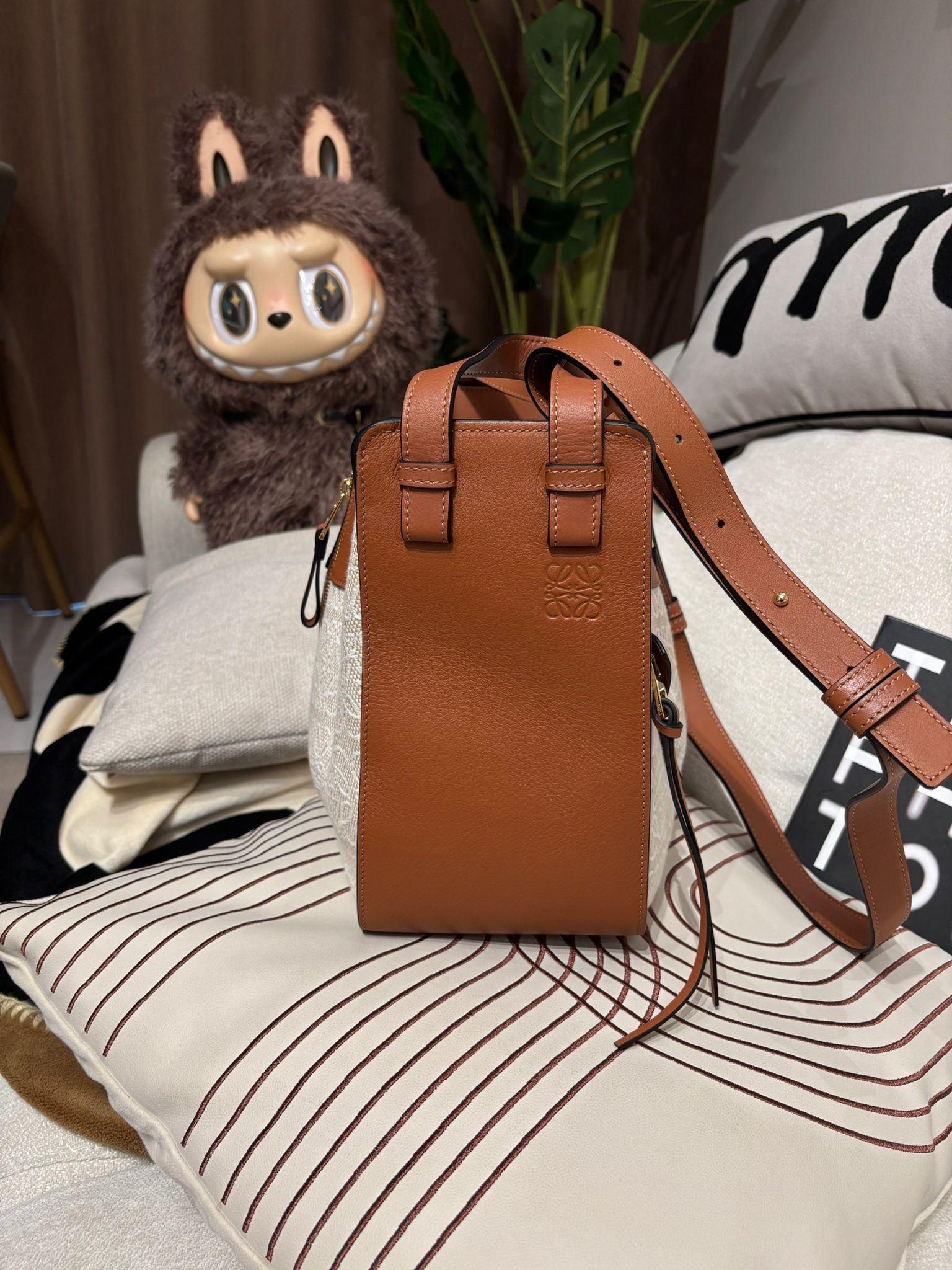 Loewe hammock Shoulder bag Small 100%Authentic, 98%New ✅Dust bag