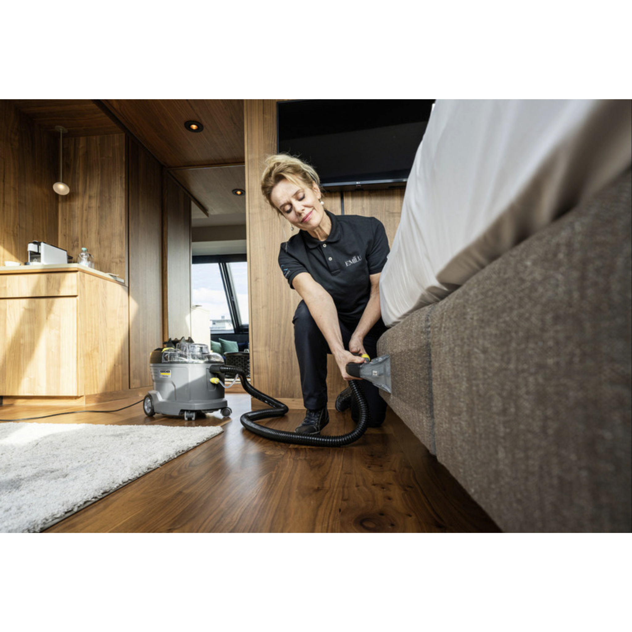 Karcher Puzzi 8/1 EU Spray Extraction Cleaner (Puzzi 8/1)