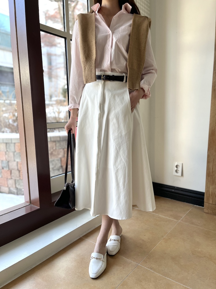 The Signature Flare Skirt (Ivory)