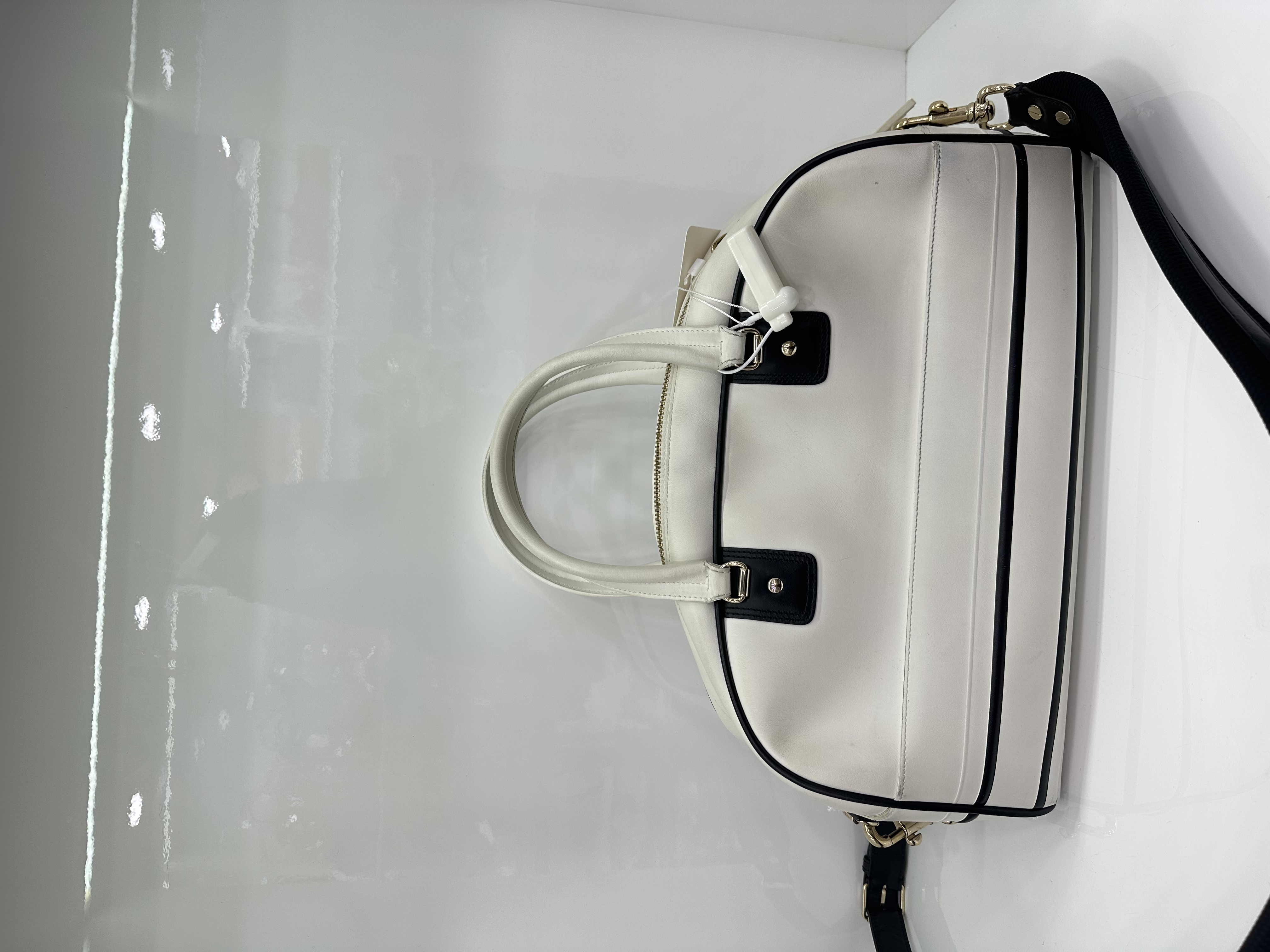 直播貨品 |  [1個-$100 2個-$300］KK11