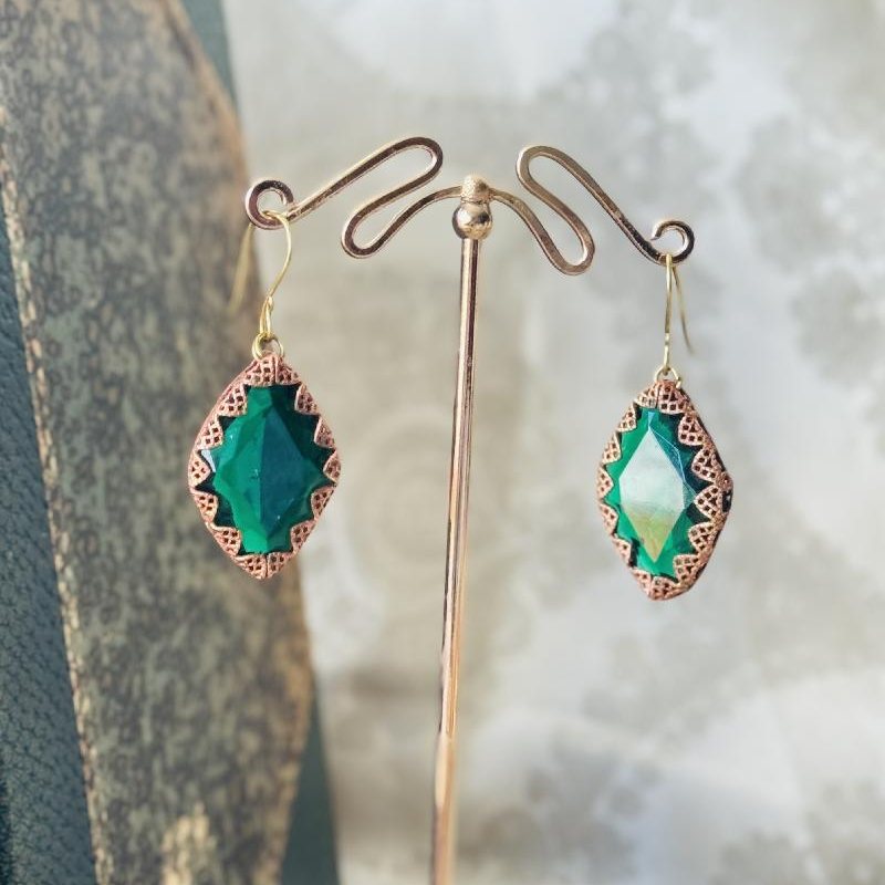 Vintage Recomposed Czechoslovakia Glass and Filigree Hook Earrings(NZ101)