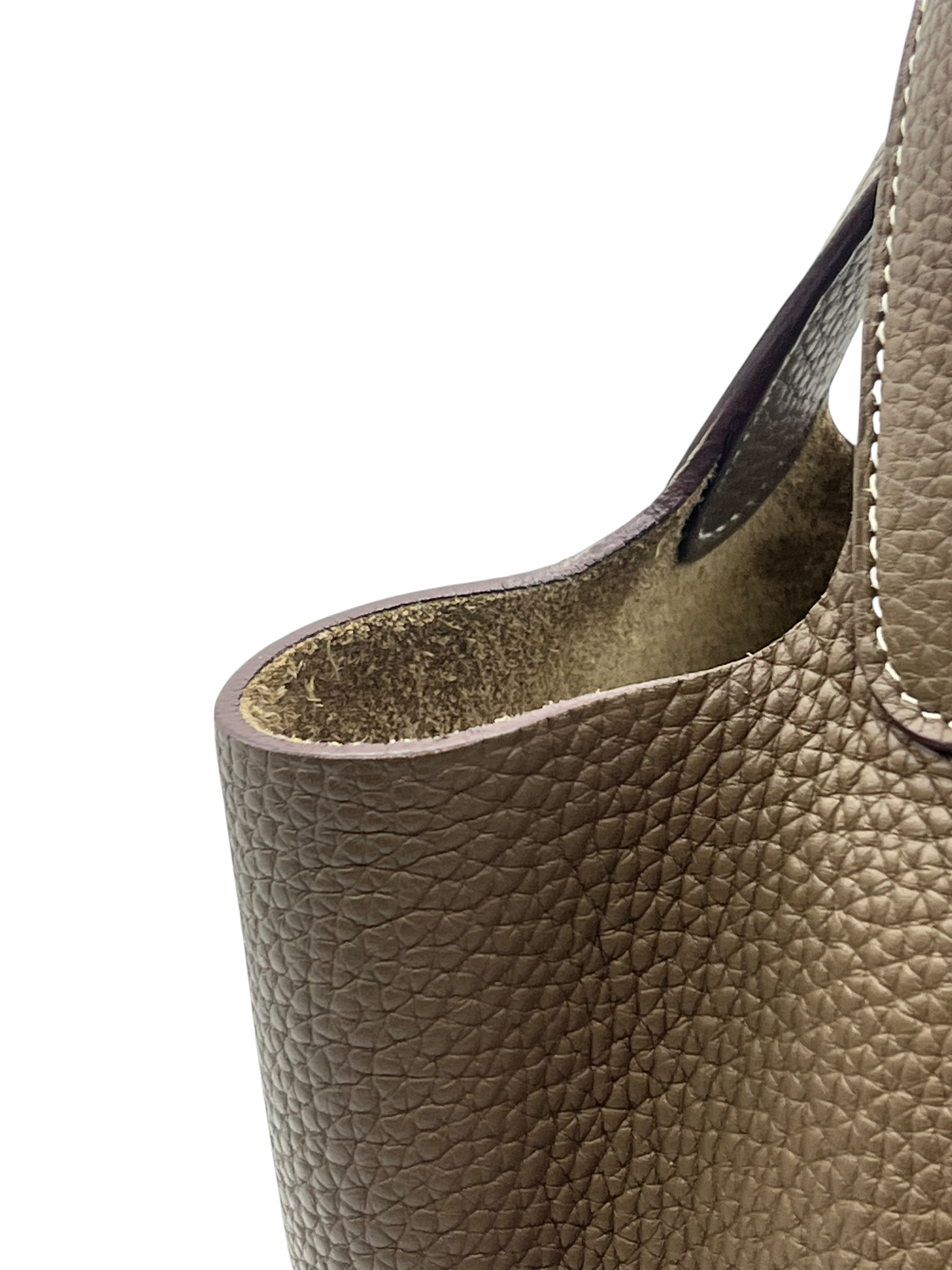 Pre-Owned HERMÉS P22 Stmap D / Product Code: 26051916