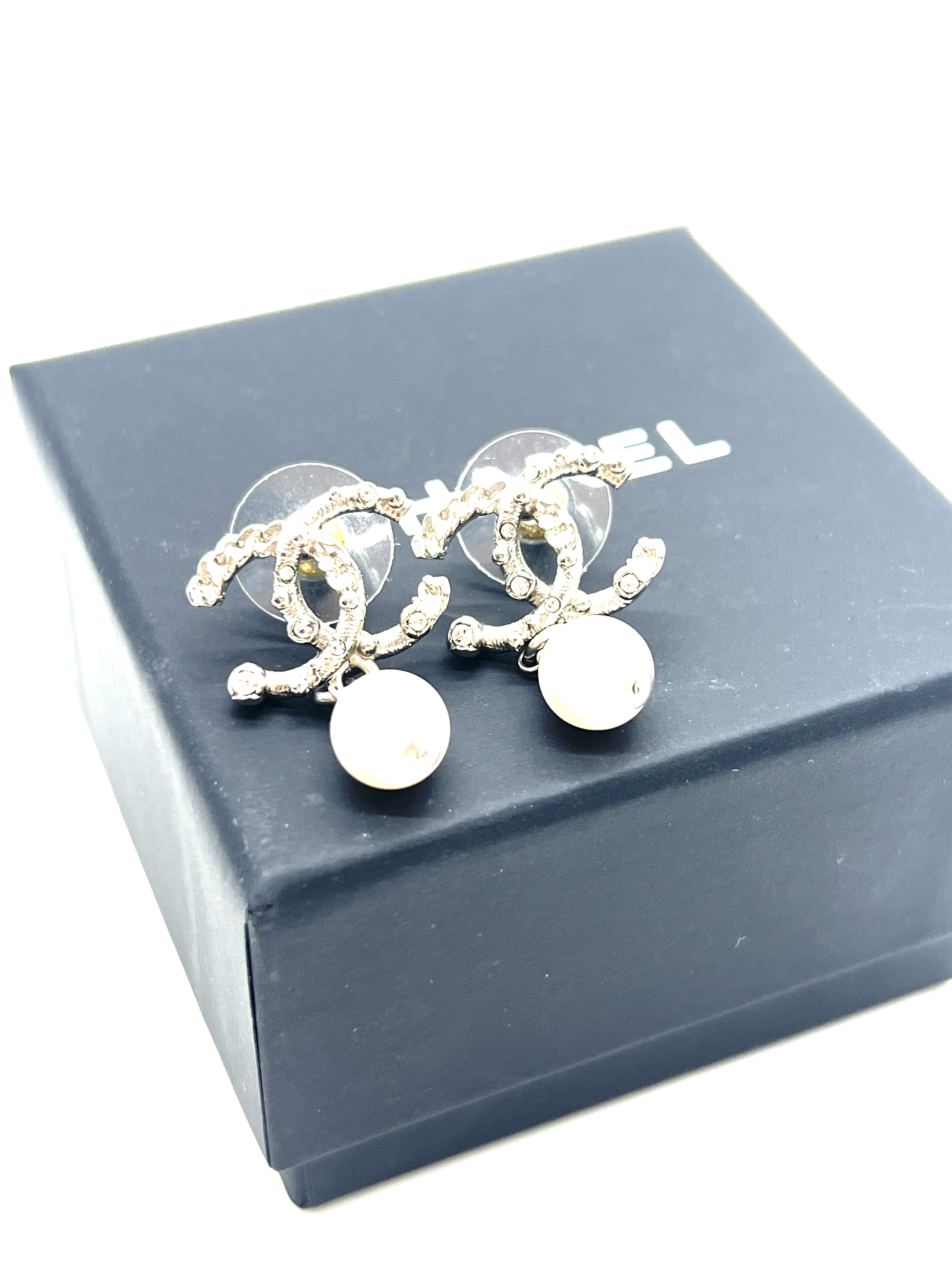 Pre-owned Chanel earrings / Product Code: 26050813
