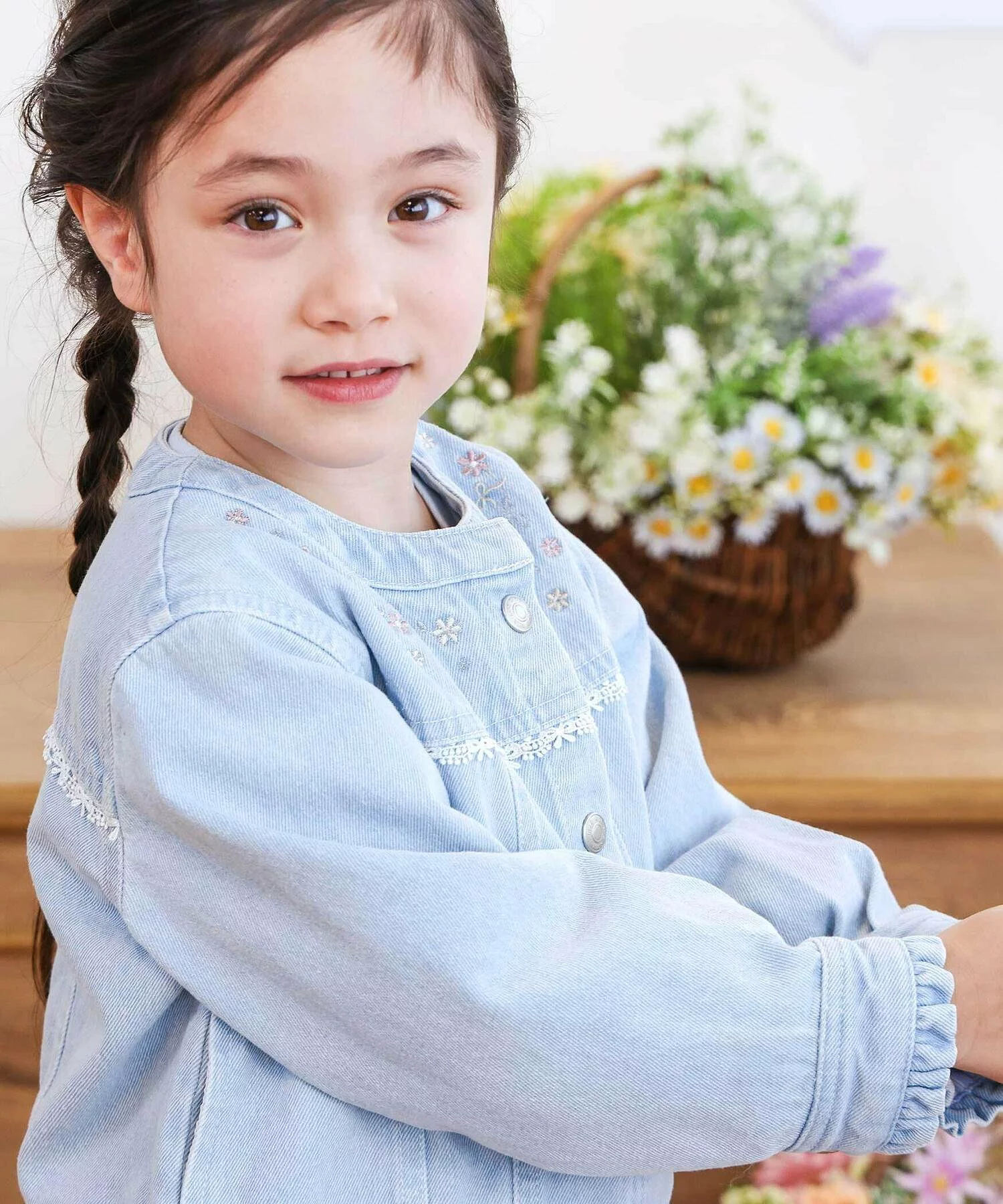 🆕【⭐訂購⭐】🌀 🇯🇵 日本直送 緞帶蕾絲刺繡 荷葉邊袖 #牛仔褸［2款選］🌀 [ELCA-0157]