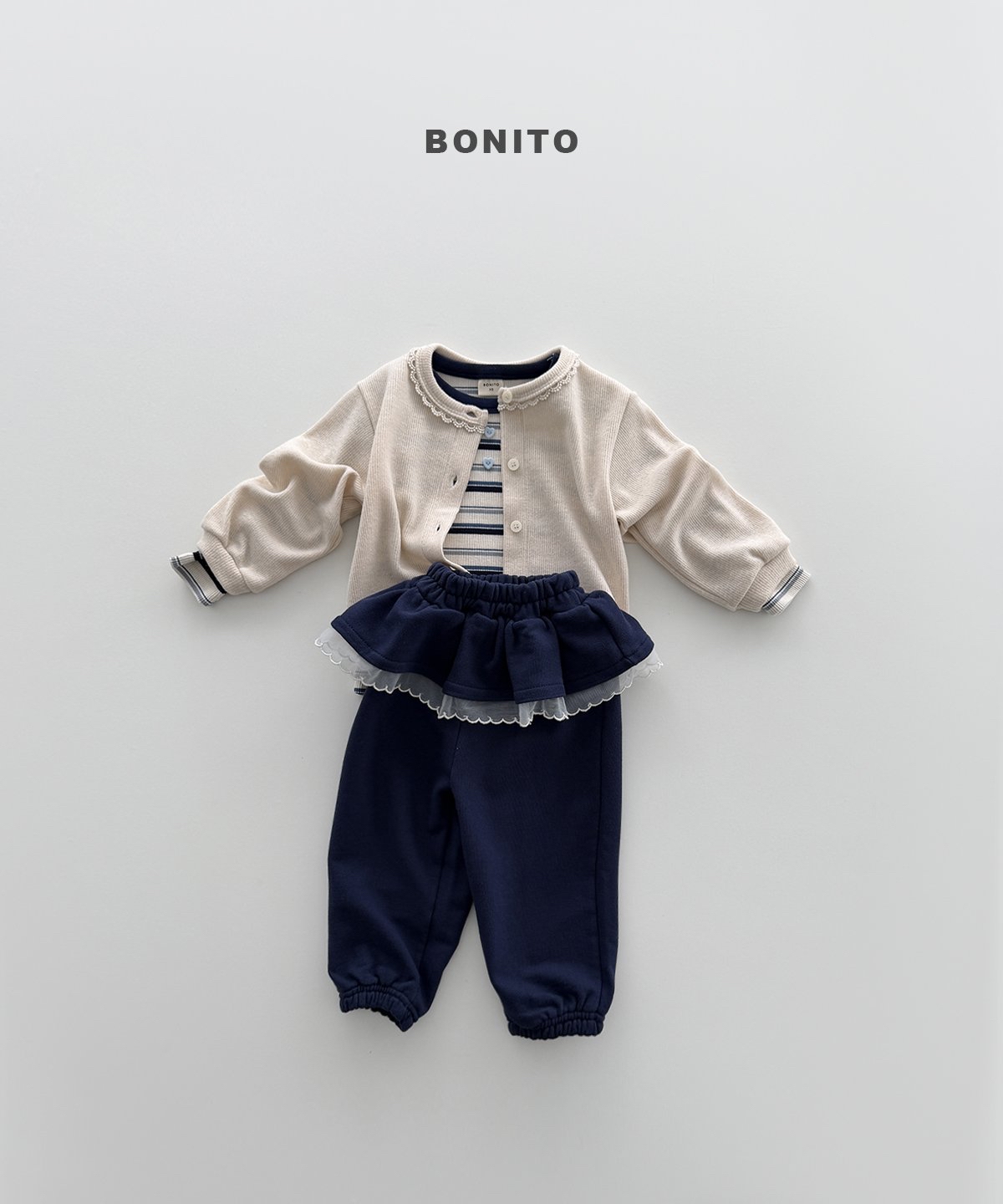 Bonito | Heart button st tee