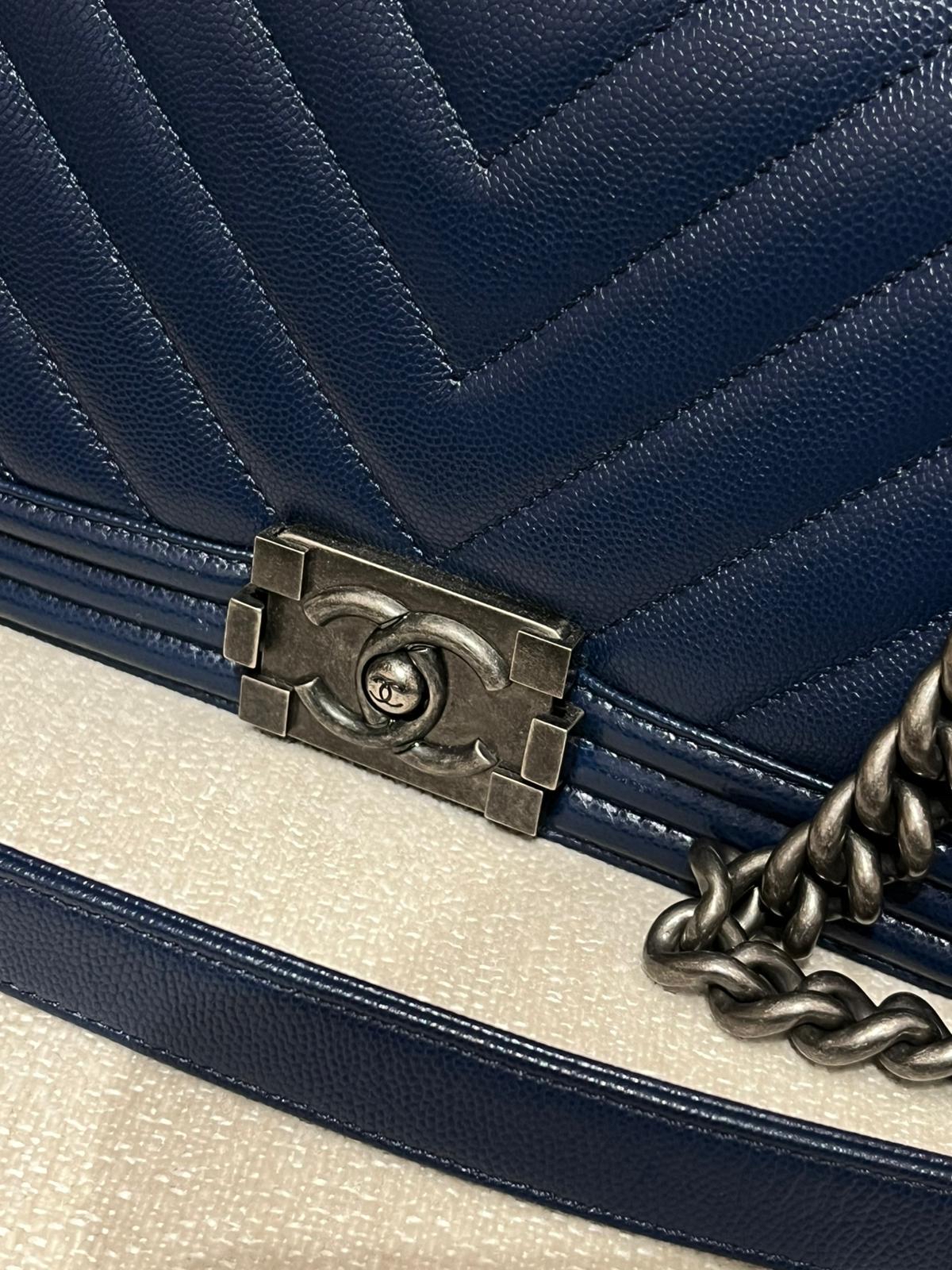 Chanel Boy 25cm 荔枝牛皮V紋復古銀扣 100%Authentic, 98%New ✅26Card✅Dust bag