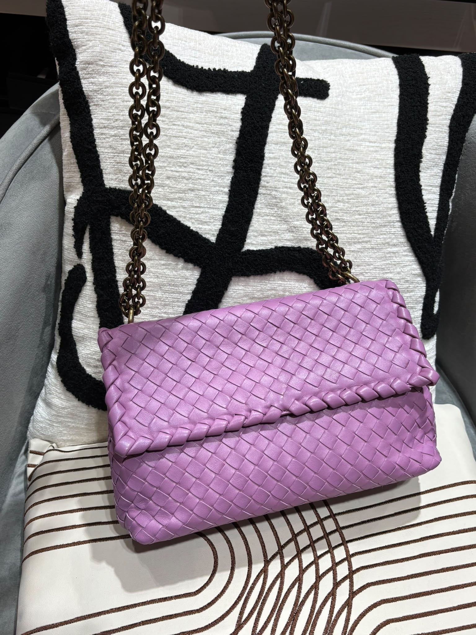 Bottega Veneta BV Pinkish Purple Lambskin Intrecciato Olimpia Shoulder Bag  100%Authentic, 98%New ✅Dust bag