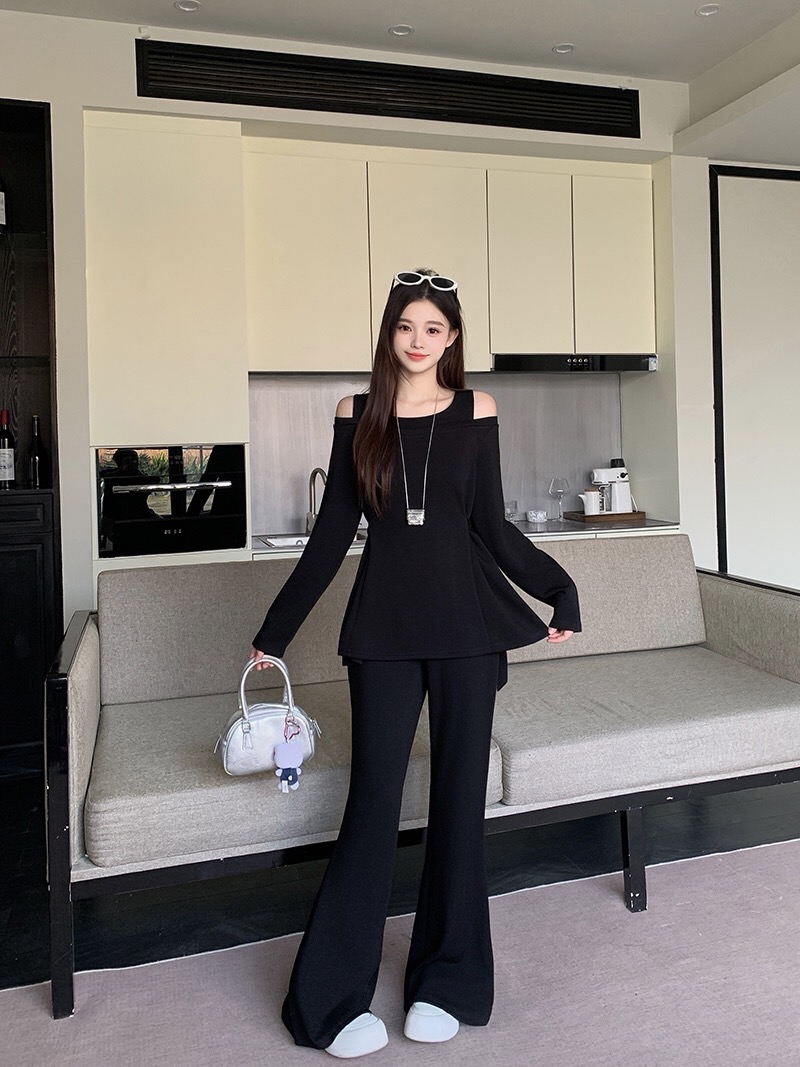 B297(23604) 韩版气质休闲一字露肩显瘦长版上衣与微喇长裤黑套装 