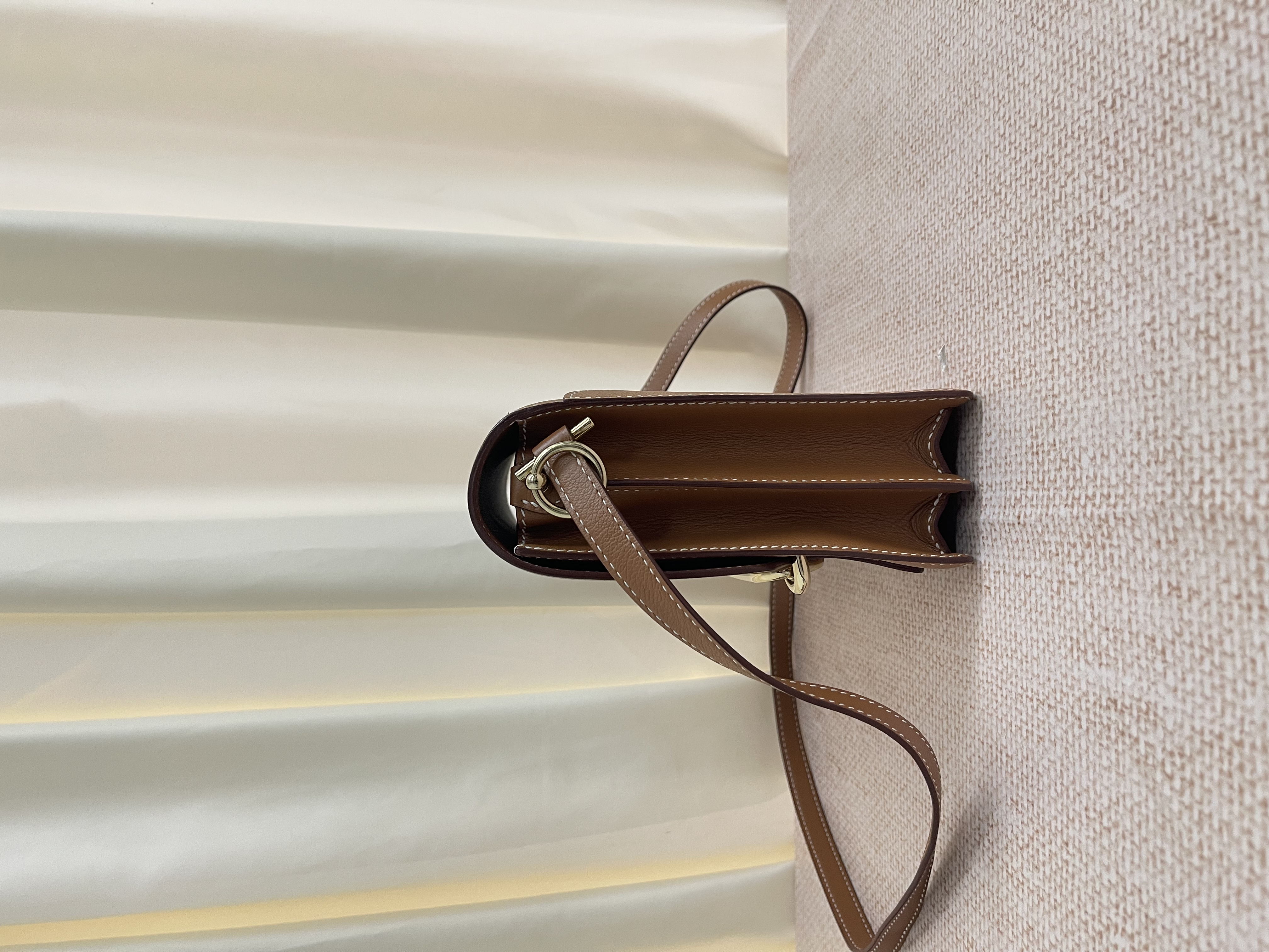 Pre-owned Hermes Roulis 24/ Stamp C/ Product Code: 26041501