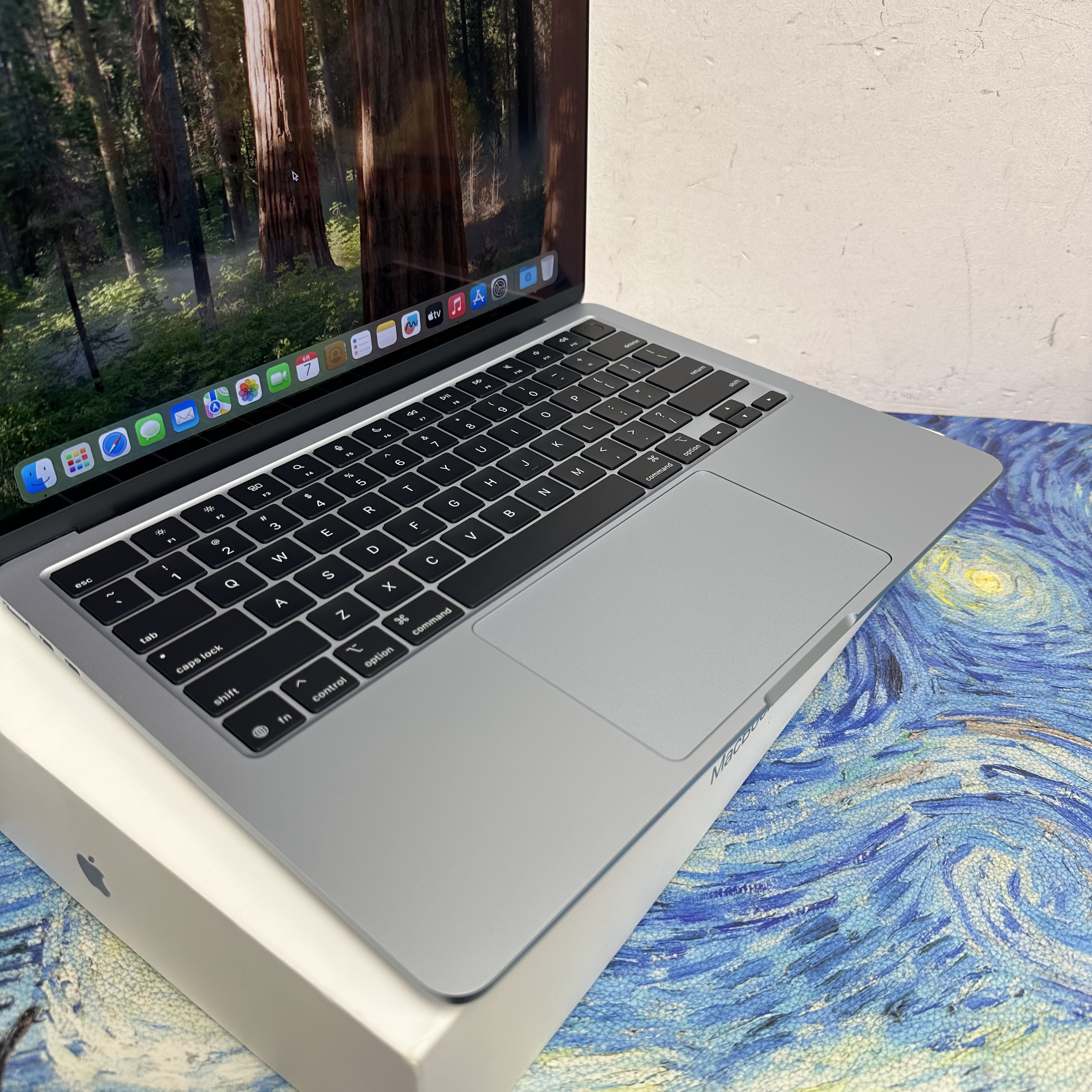 #5948 APPLE  MacBook Air M4 2025 M4 CPU/ 16GB Ram/512GB SSD/10核心GPU/Liquid Retina Mon/13吋/天藍色/Gaming Laptop / Notebook / 超強續航能力/文書機 / 畫圖 / 剪片 / Movie / Netflix