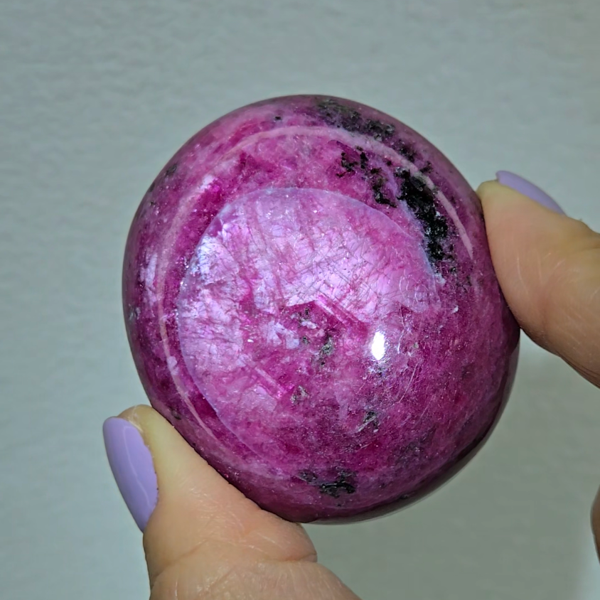 Ruby with intense flash, prismatic patterns, strong UV - RBY6