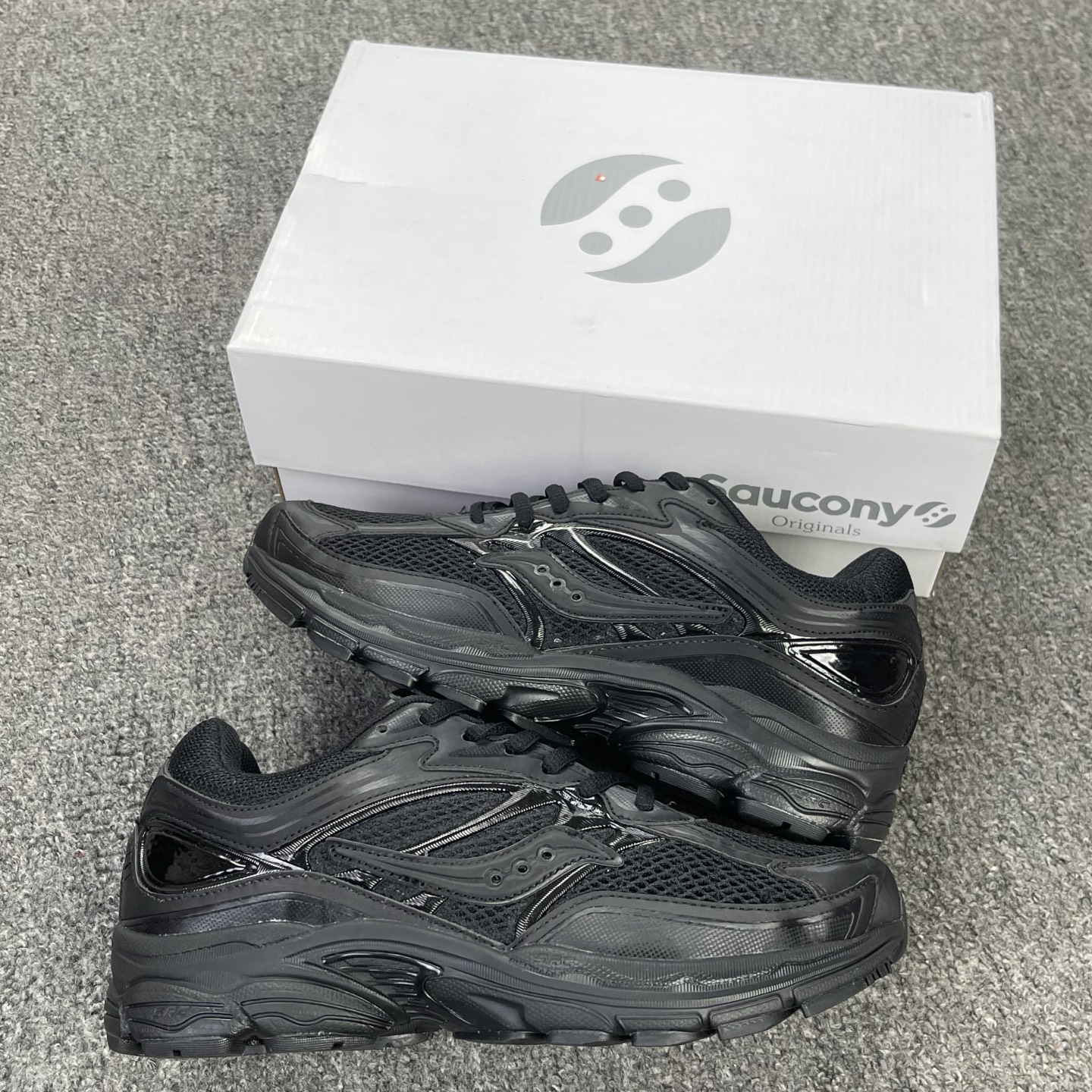 Saucony ProGrid Omni 9